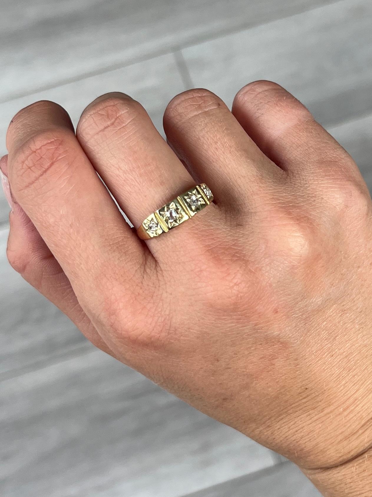 Art Deco Rose cut Diamond and 18 Carat Gold Four-Stone Star Setting Band In Good Condition For Sale In Chipping Campden, GB