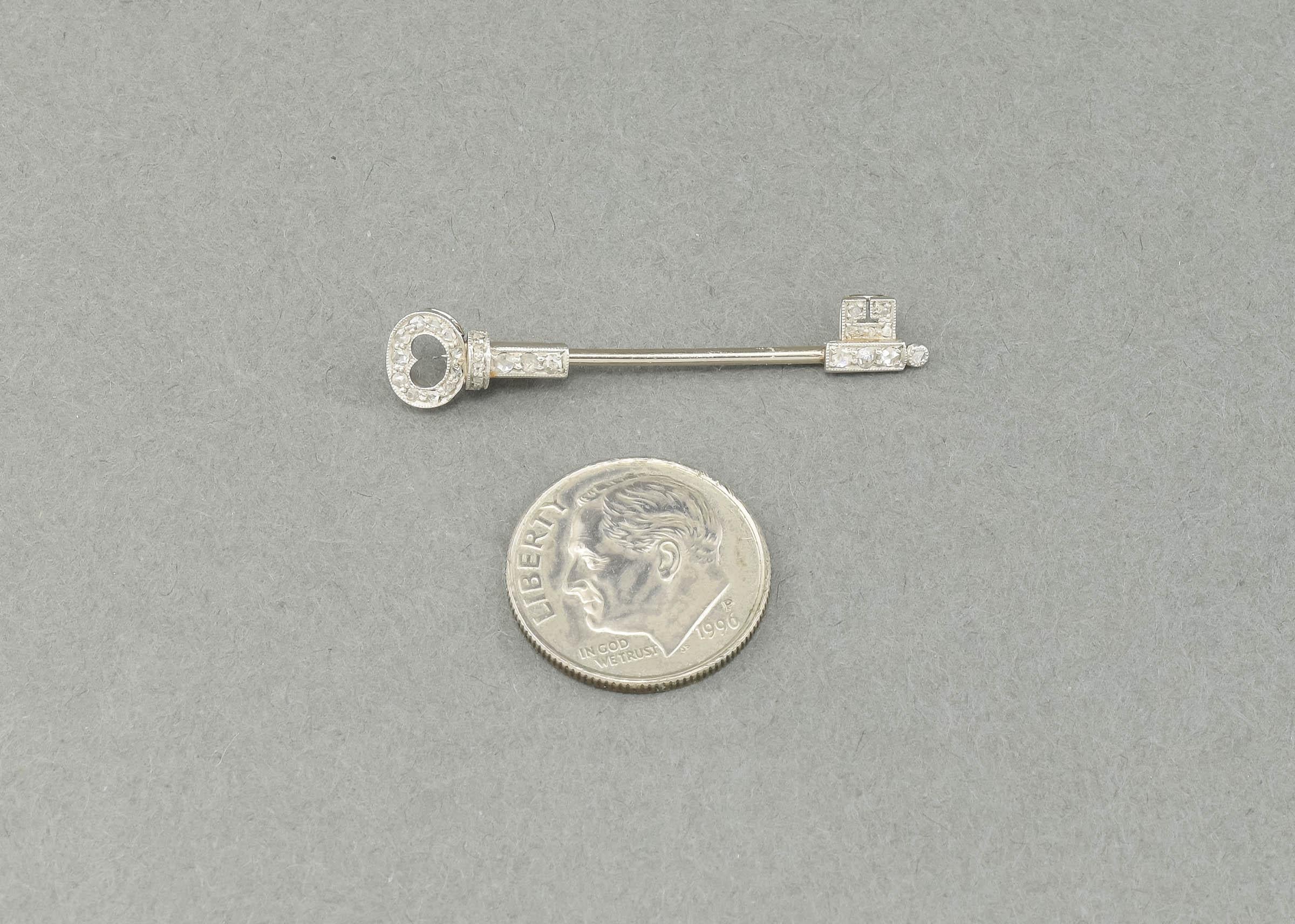 Art Deco Rose Cut Diamond Skeleton Key Jabot Pin in Platinum & 18K Gold In Good Condition For Sale In Danvers, MA
