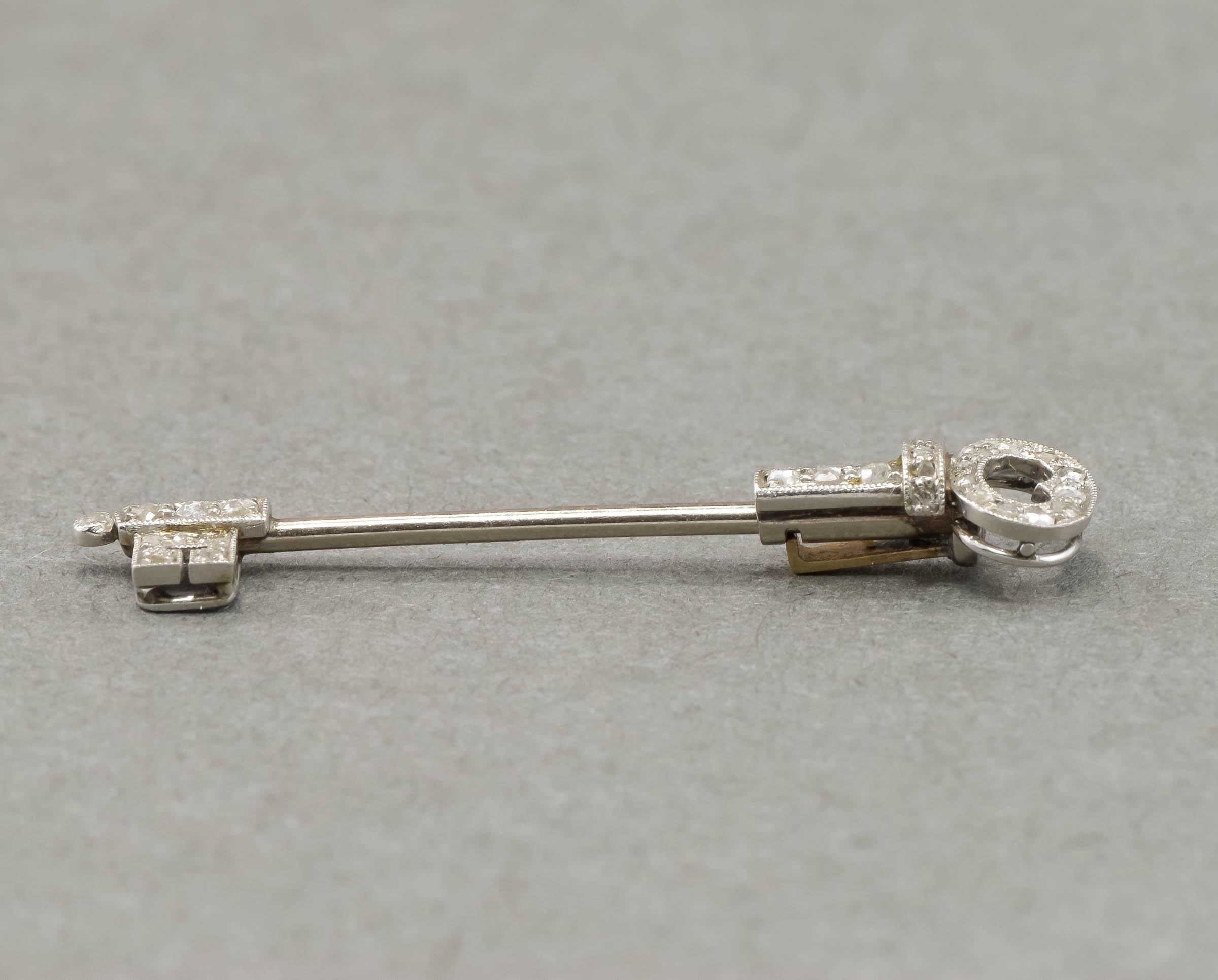 Art Deco Rose Cut Diamond Skeleton Key Jabot Pin in Platinum & 18K Gold For Sale 2