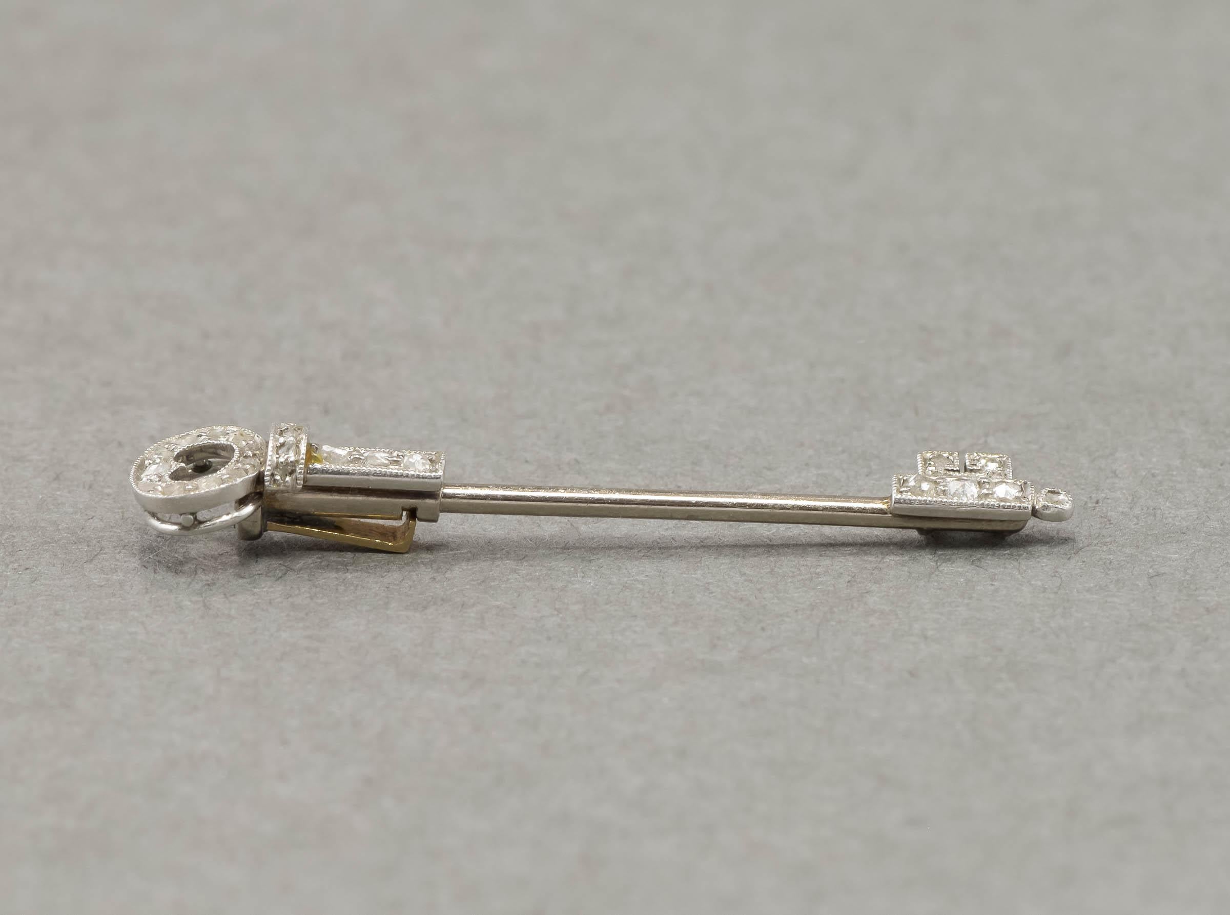 Art Deco Rose Cut Diamond Skeleton Key Jabot Pin in Platinum & 18K Gold For Sale 3