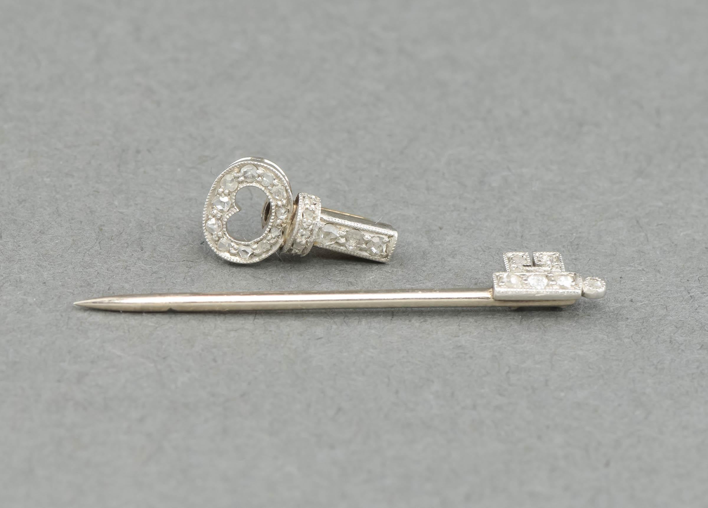 Art Deco Rose Cut Diamond Skeleton Key Jabot Pin in Platinum & 18K Gold For Sale 4