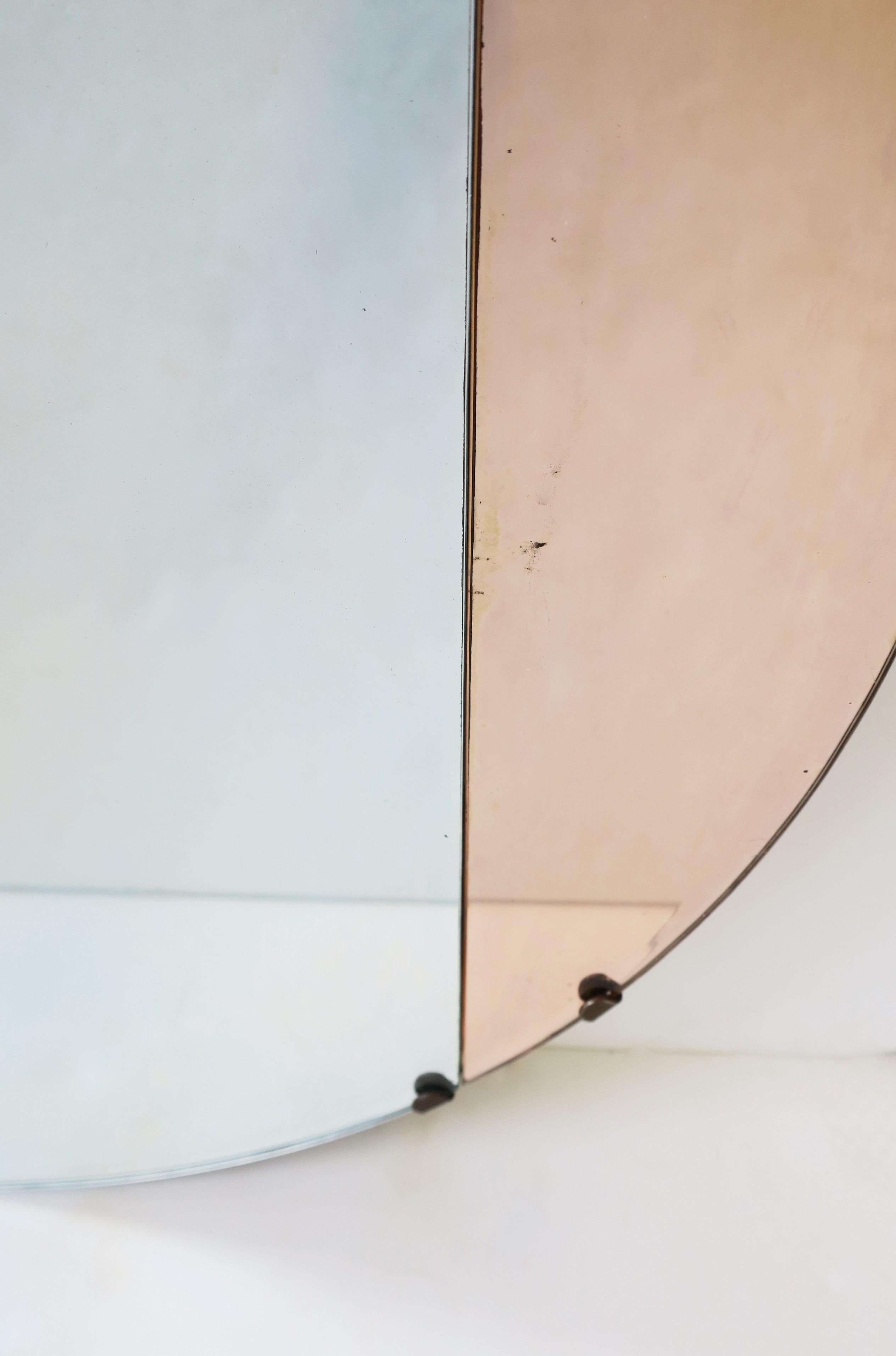 Miroir mural rond rose Art Déco, vers les années 1940 en vente 2