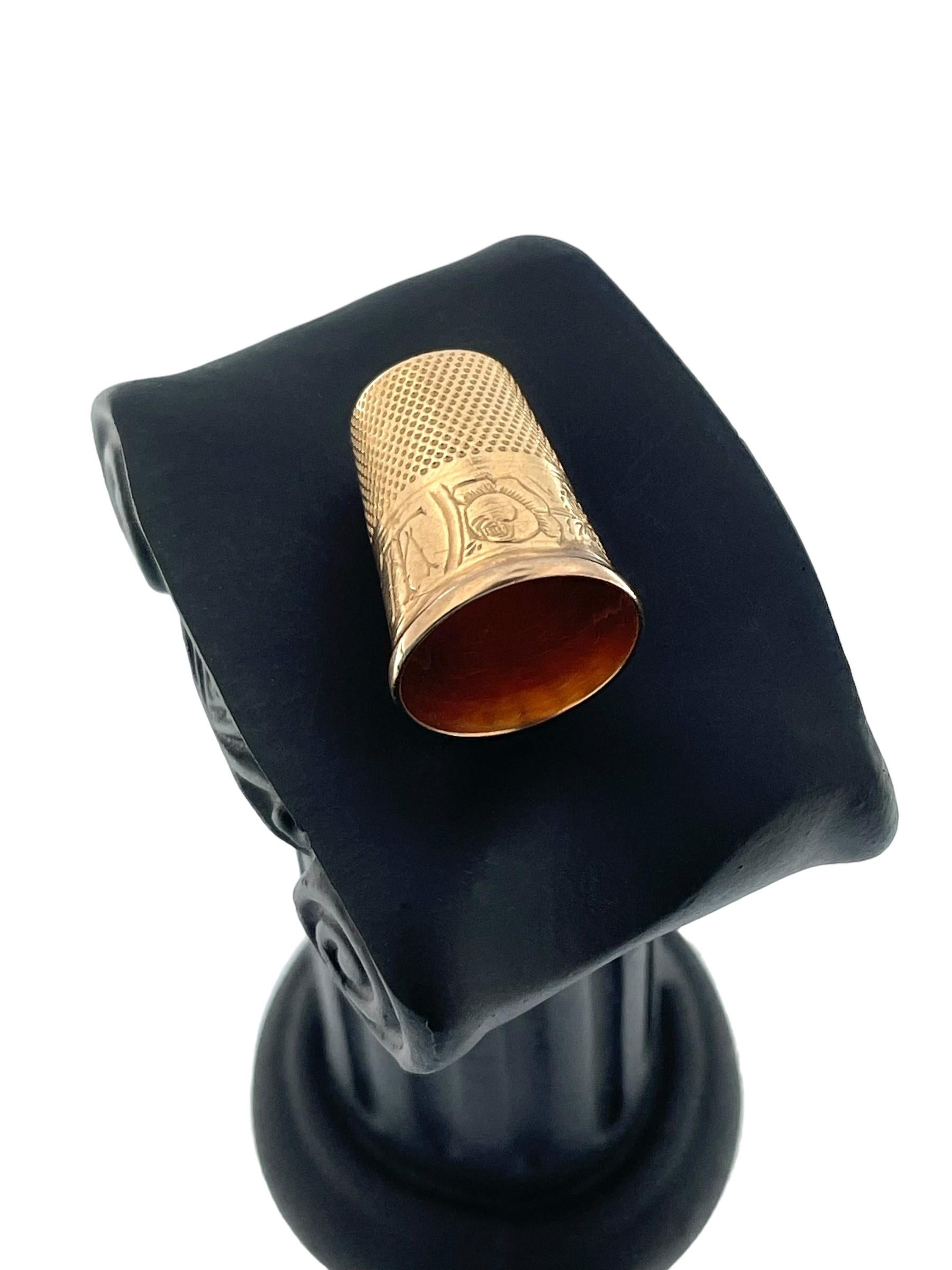 Art Deco Rose Gold Sewing Thimble Flowers Carved For Sale 1