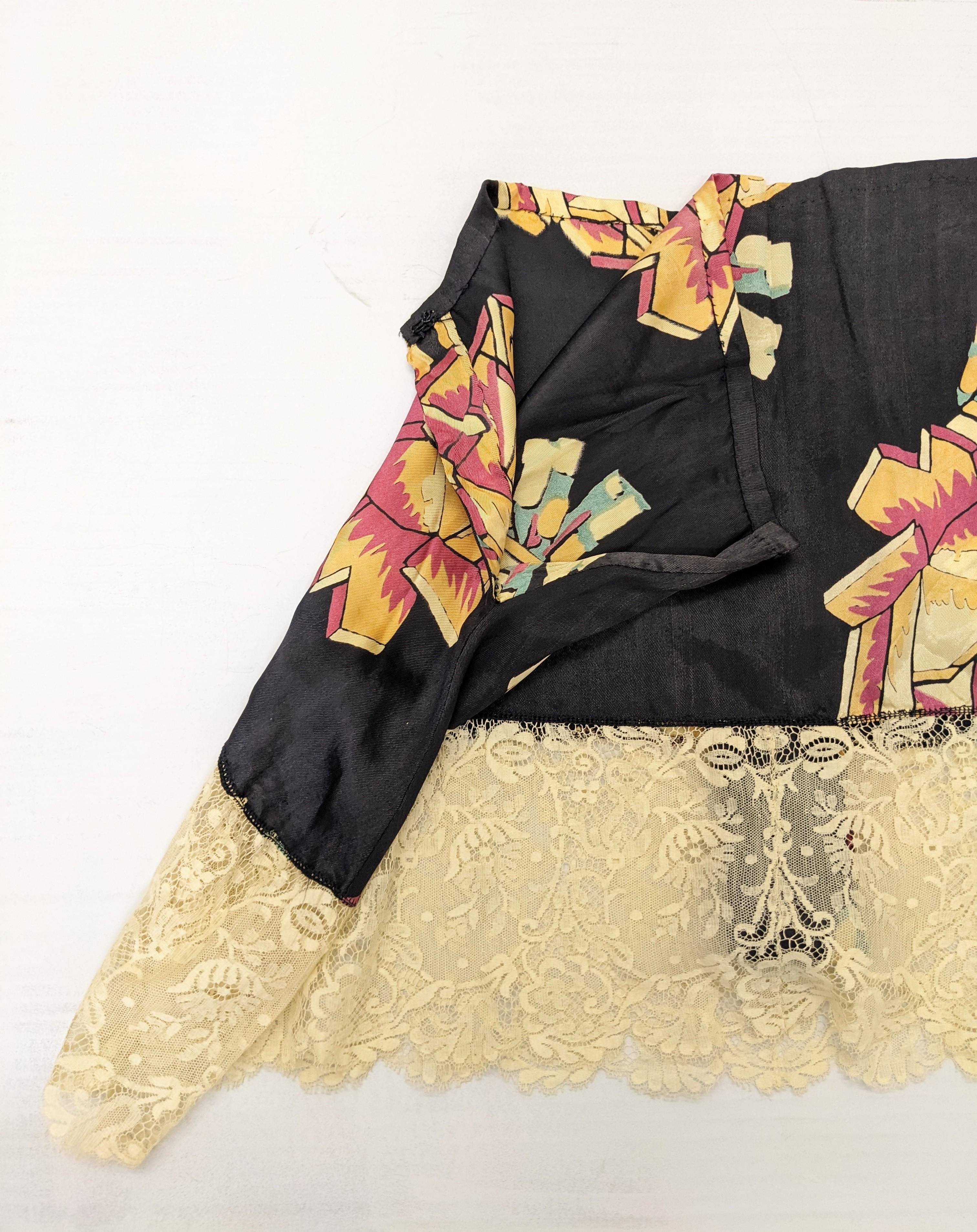 Pantalon à claquettes Art déco à motif de roses en vente 1