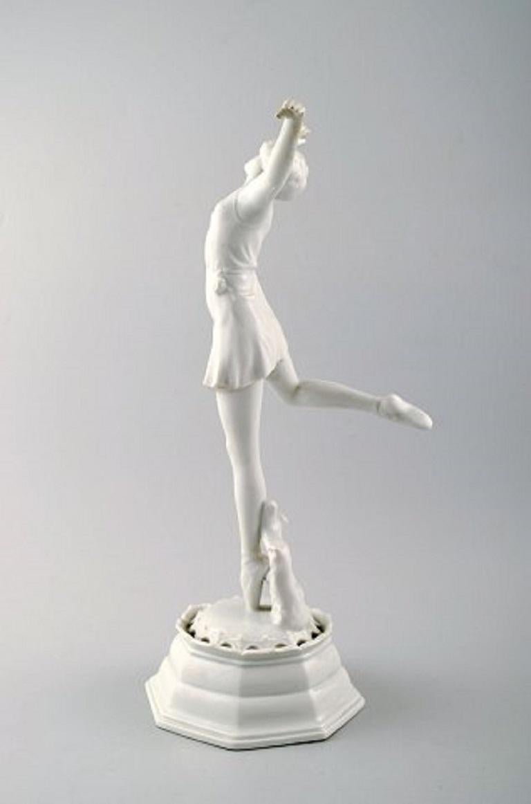 Art Deco Rosenthal Blanc de Chine porcelain figure of ballerina on base,
1940s.
Measures: 32 cm. high.
In perfect condition.
Stamped.