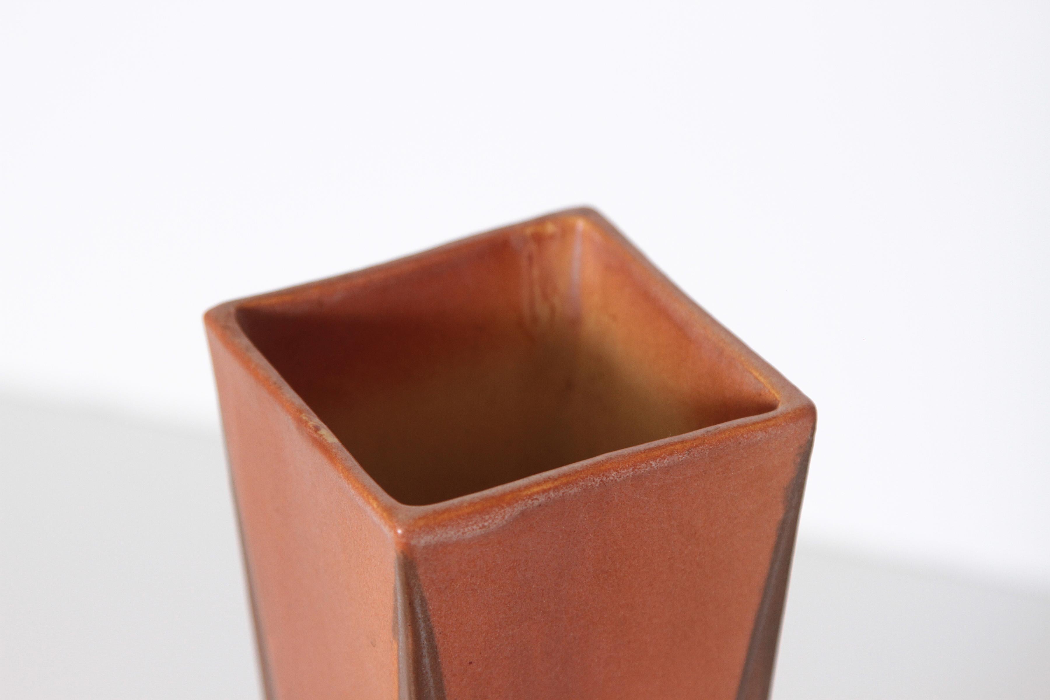 Art Deco Roseville Futura Four-Ball Ceramic Vase by Frank Ferrell For Sale 3