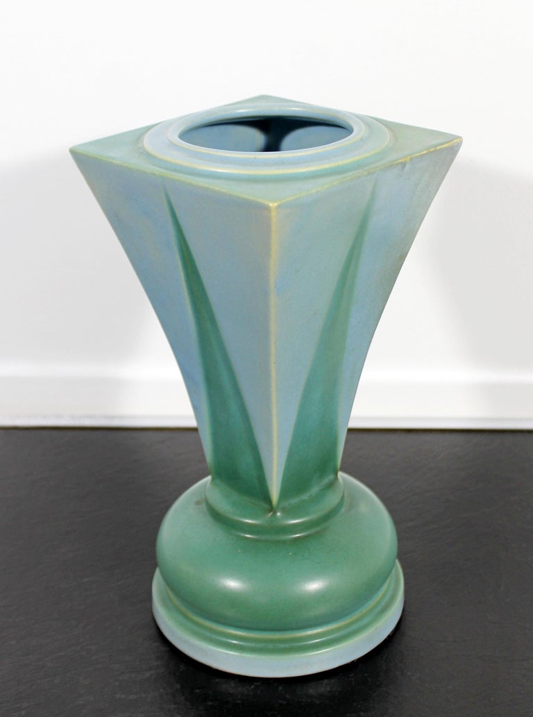 Art Deco Roseville Futura Shooting Star Shaped Ceramic Art Vase Vessel