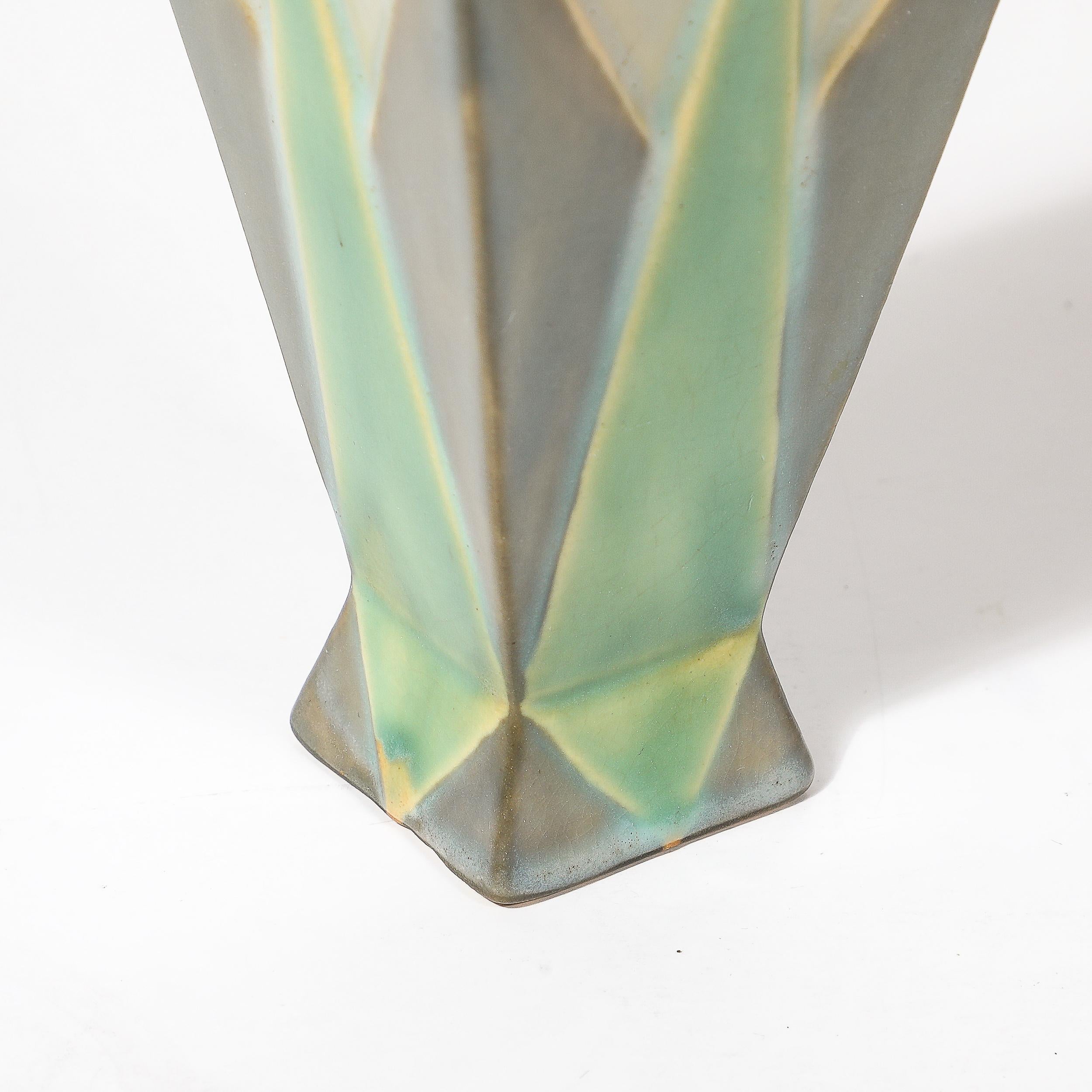 Vaso in ceramica Art Deco Roseville Futura 