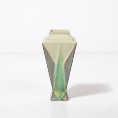 Jarrón de cerámica Art Decó Roseville Futura "La Antorcha" de Frank Ferrell