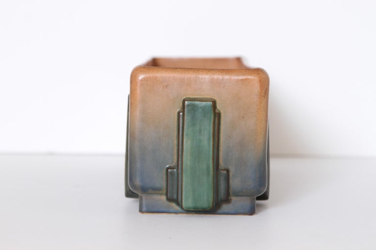 Art Deco Roseville Futura Windowbox Ceramic Planter by Frank Ferrell In Good Condition For Sale In Dallas, TX