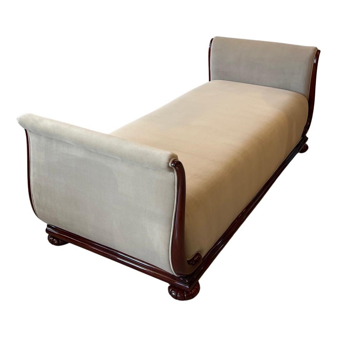 Art Deco Rosewood DayBed in the style of Jules Leleu In Good Condition For Sale In Miami, FL