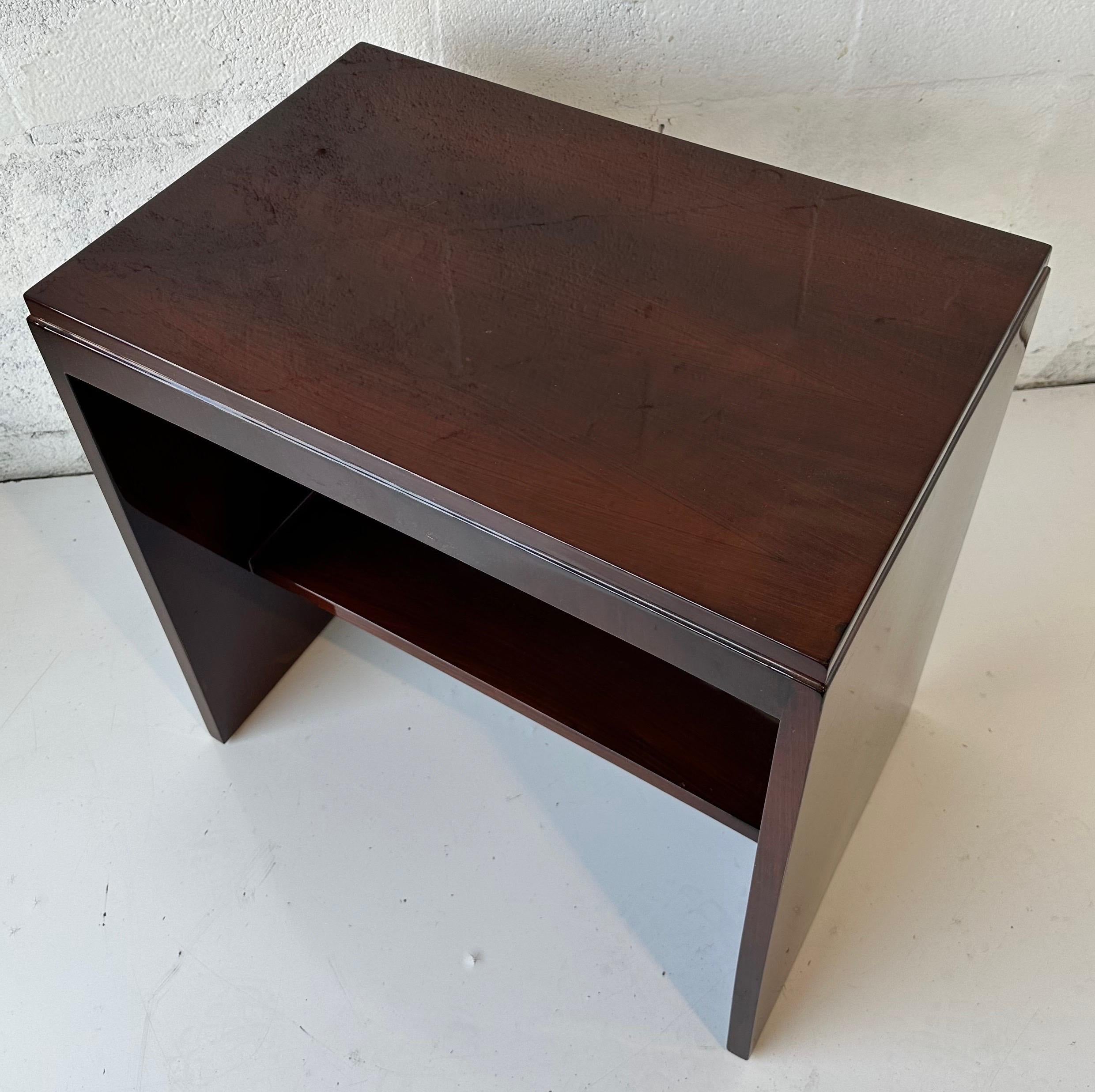 Art Déco Rosewood Side Table  In Good Condition For Sale In Miami, FL