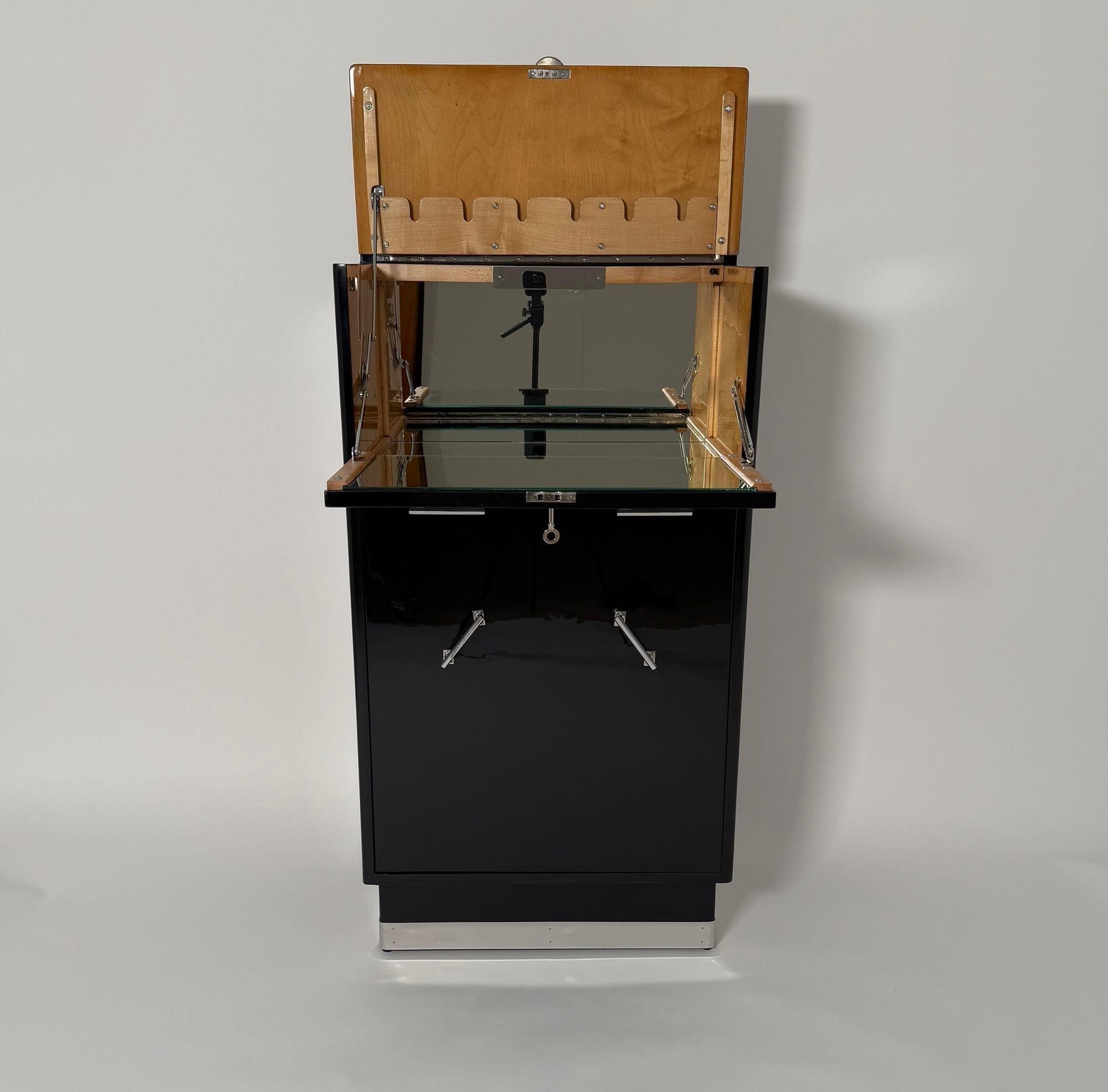 Francese Mobile bar rotante Art Déco, lacca nera, acero, cromo, Francia, 1930 circa