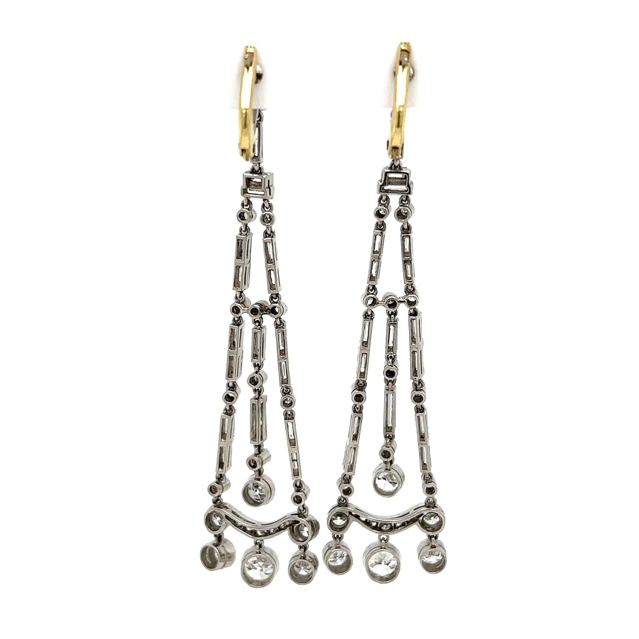 Art Deco Runde und Baguette Diamant Platin Vintage Kronleuchter Tropfen Ohrringe im Zustand „Hervorragend“ im Angebot in Montreal, QC