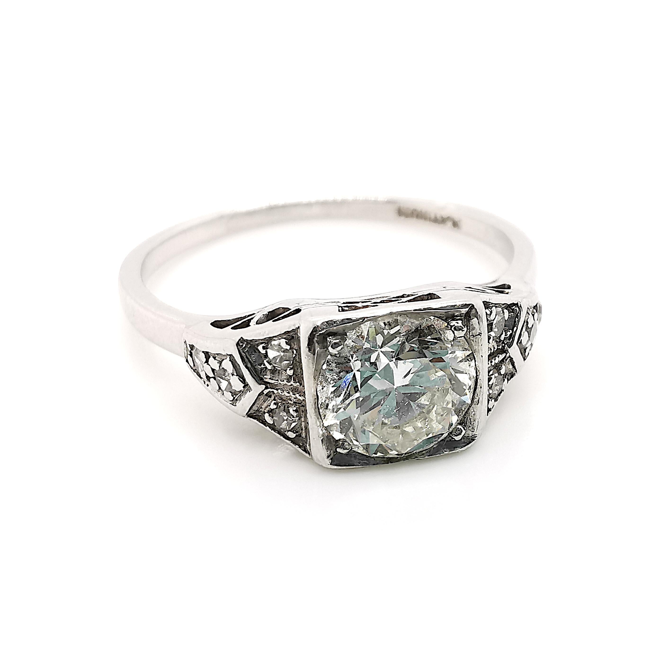 Women's Art Deco Round Brilliant-Cut 0.80 Carat Diamond Platinum Ring, Circa 1935 For Sale