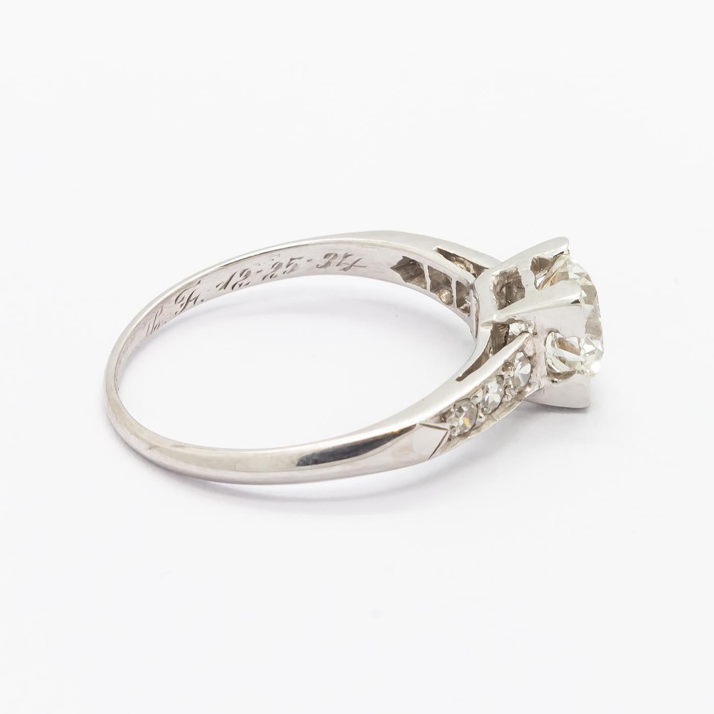 Art Deco Runder Solitär-Ring aus Platin mit 1,01 Karat Diamant im Brillantschliff und Platin Damen im Angebot