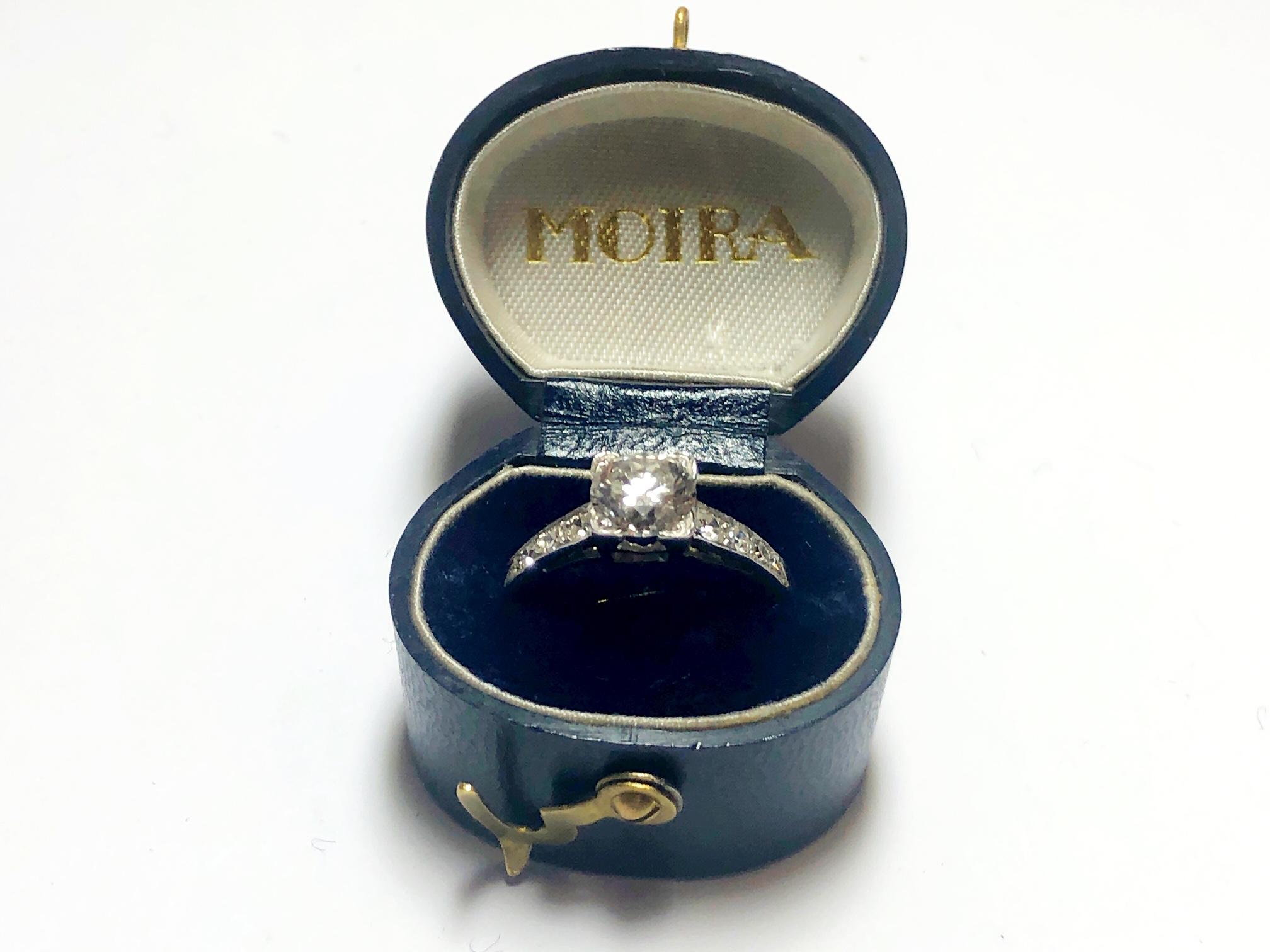 Art Deco Runder Solitär-Ring aus Platin mit 1,01 Karat Diamant im Brillantschliff und Platin im Angebot 4