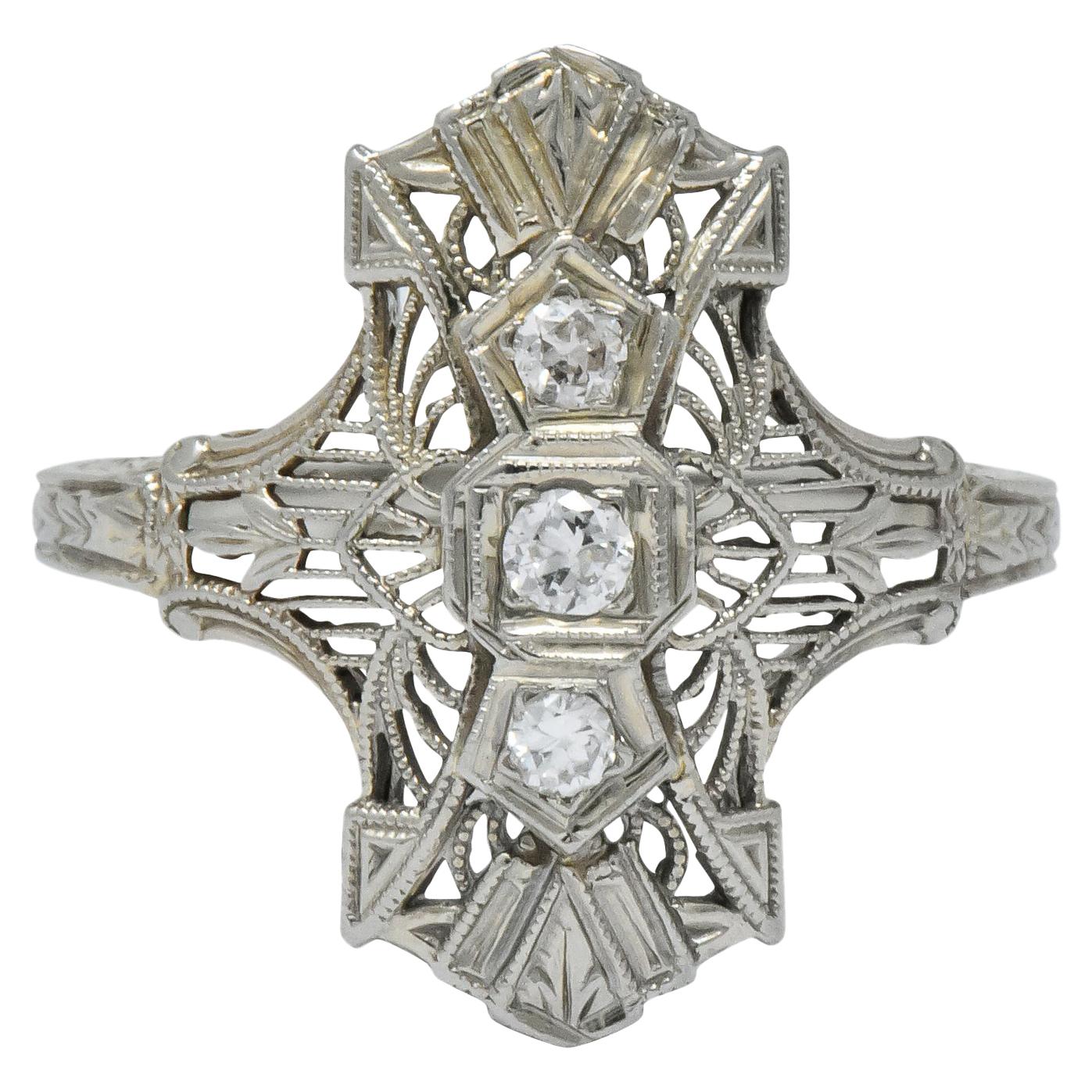 Art Deco Round Brilliant Diamond 18 Karat White Gold Dinner Ring