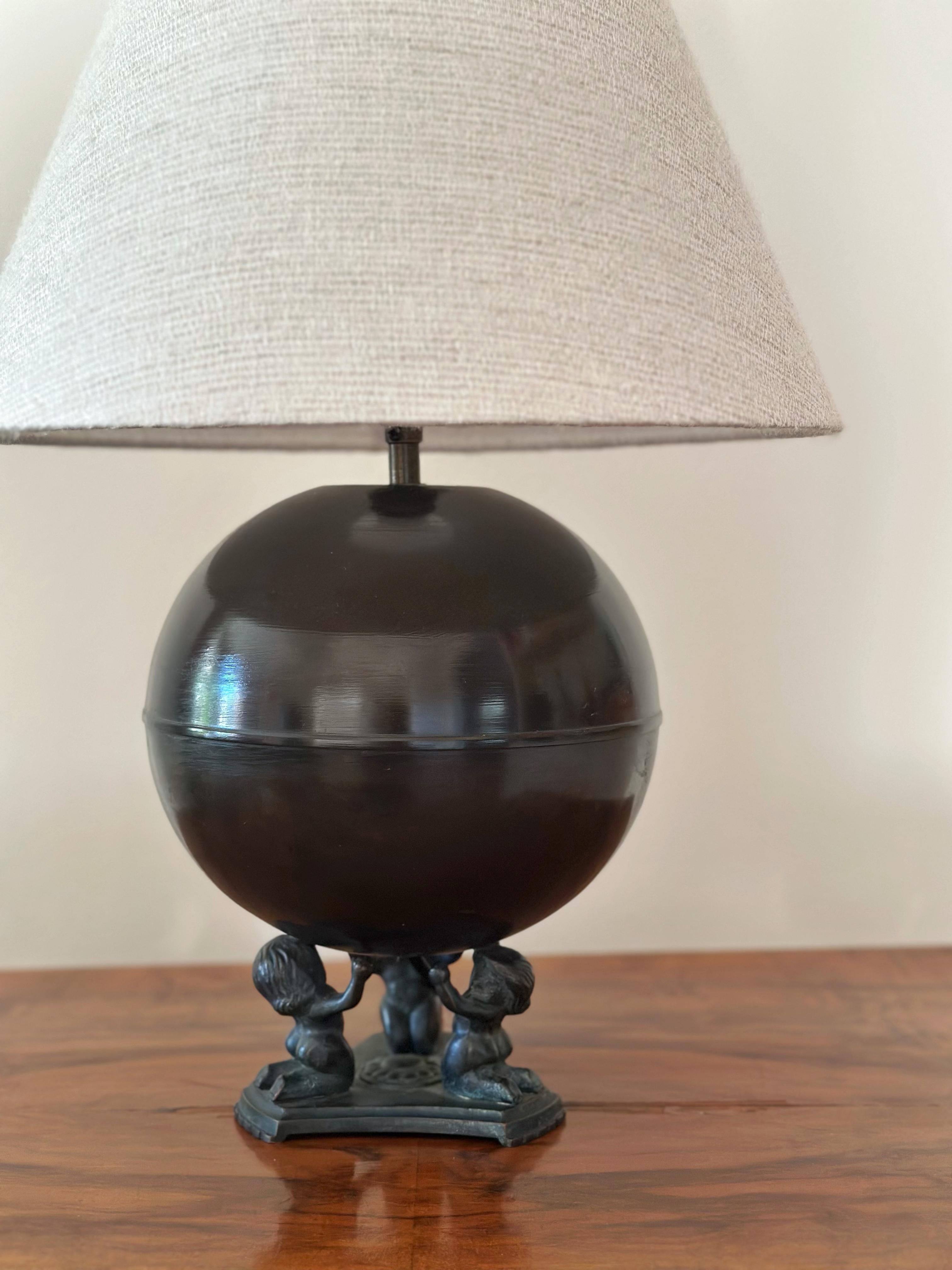 Lampe de table ronde en bronze Art déco, Äkta Brons Svensk Vara, Suède Années 1930. Bon état - En vente à Bromma, SE