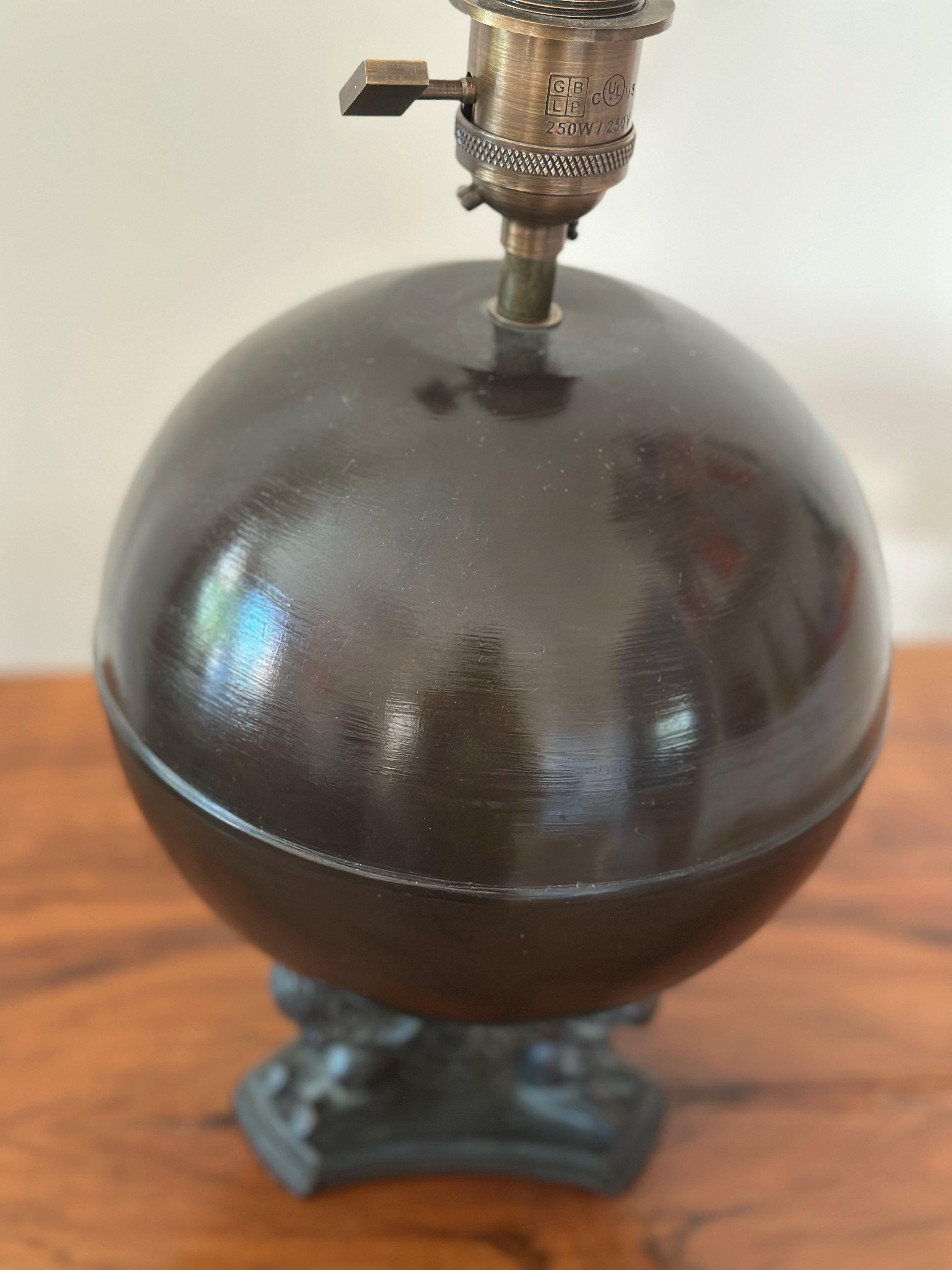 Lampe de table ronde en bronze Art déco, Äkta Brons Svensk Vara, Suède Années 1930. en vente 1