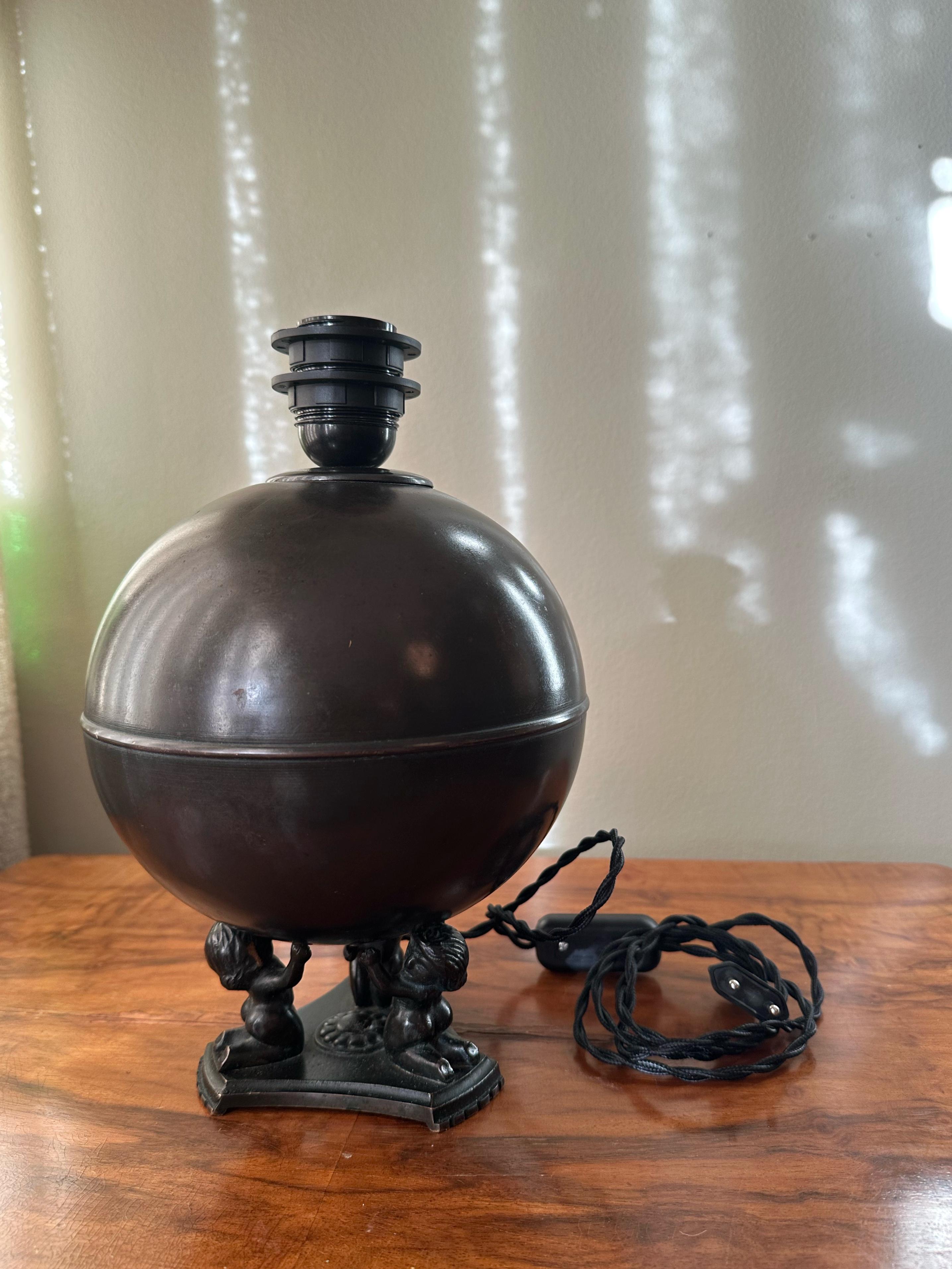 Art Deco Round Bronze Table Lamp by Swedish Äkta Brons Svensk Vara, 1930s 1