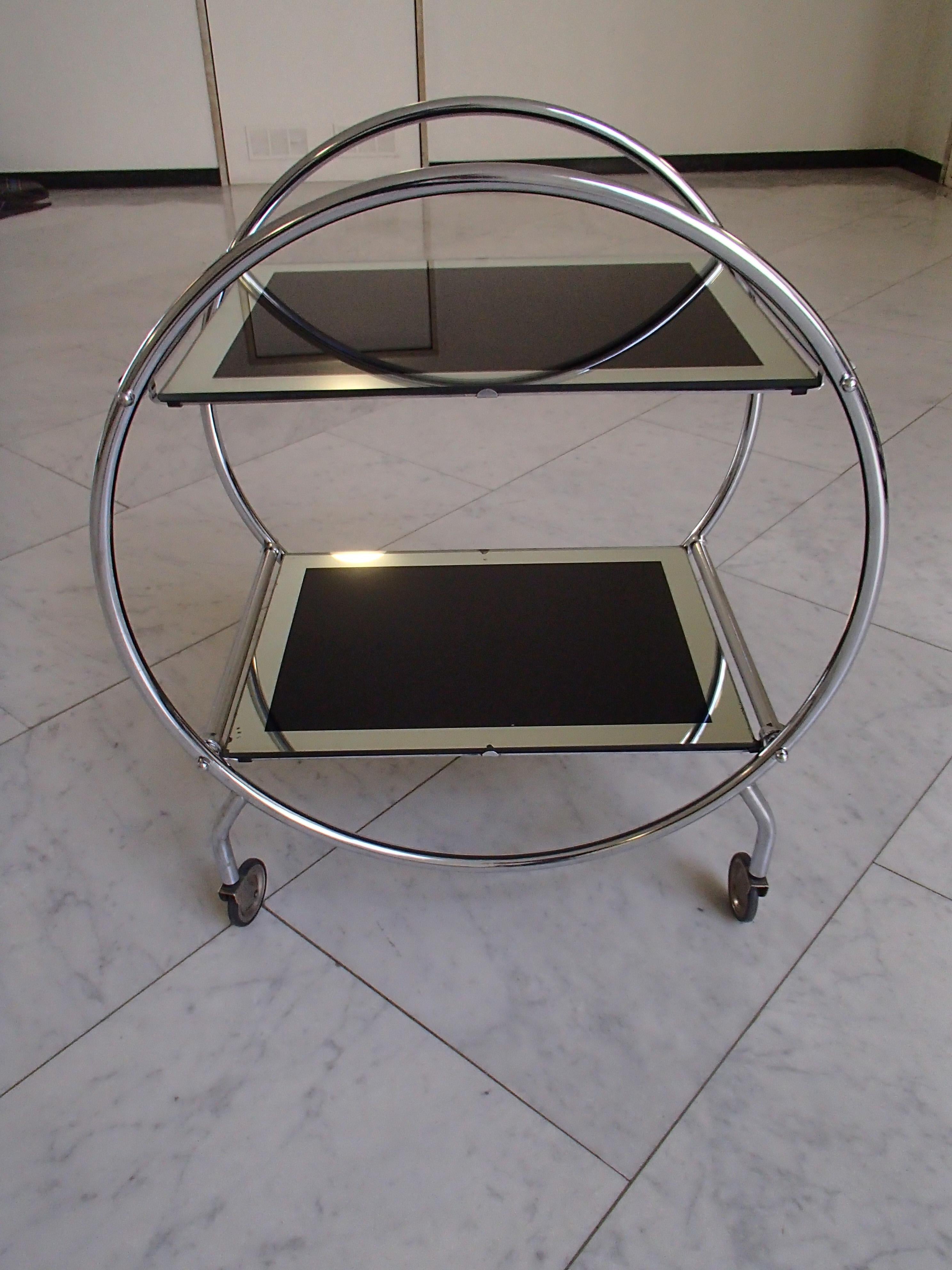 Art Deco Round Chrome Trolley with Black and Silver Glass In Good Condition In Schöfflisdorf, CH