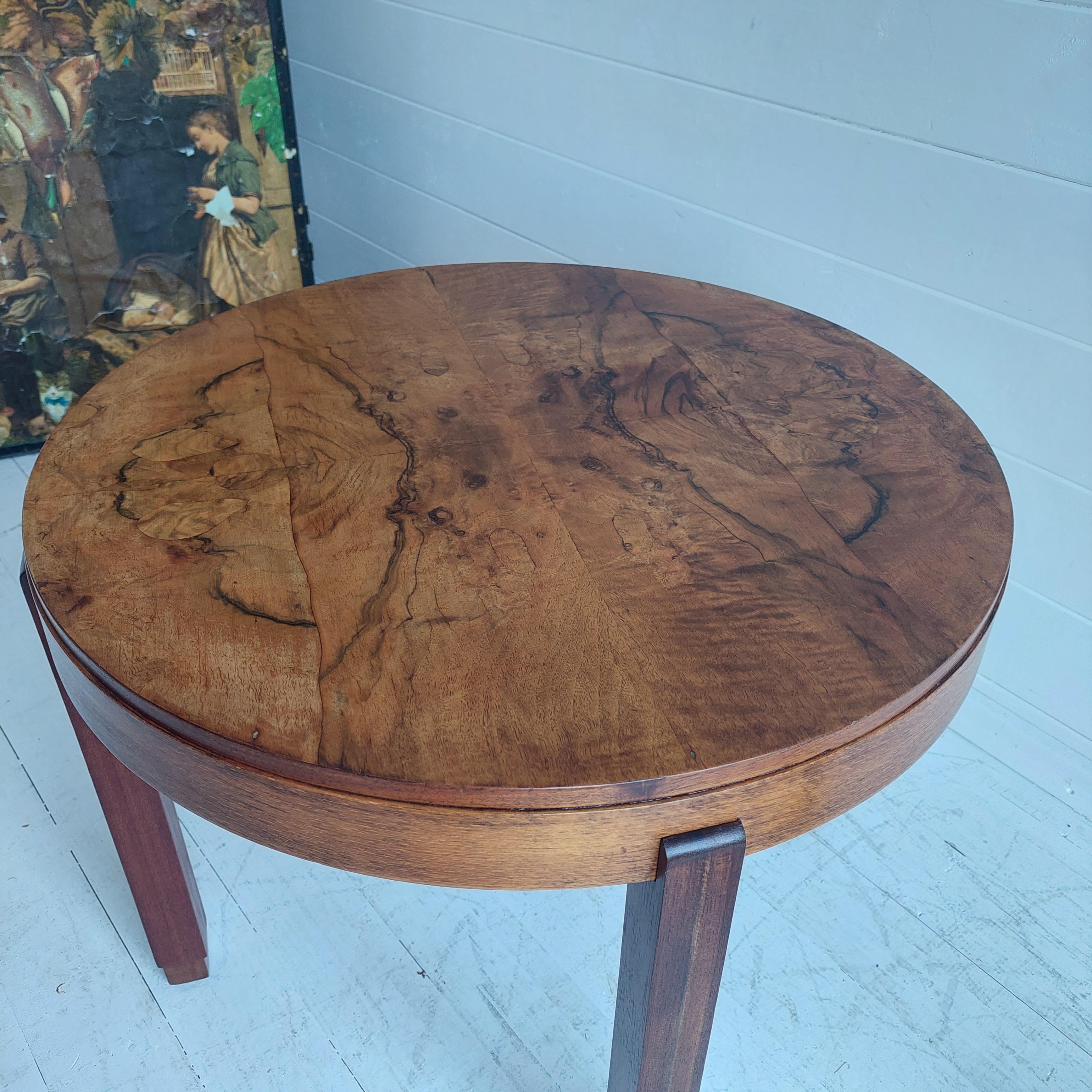 Art Deco Round Circular walnut Coffe / Side / Lamp Table, 1930s 5