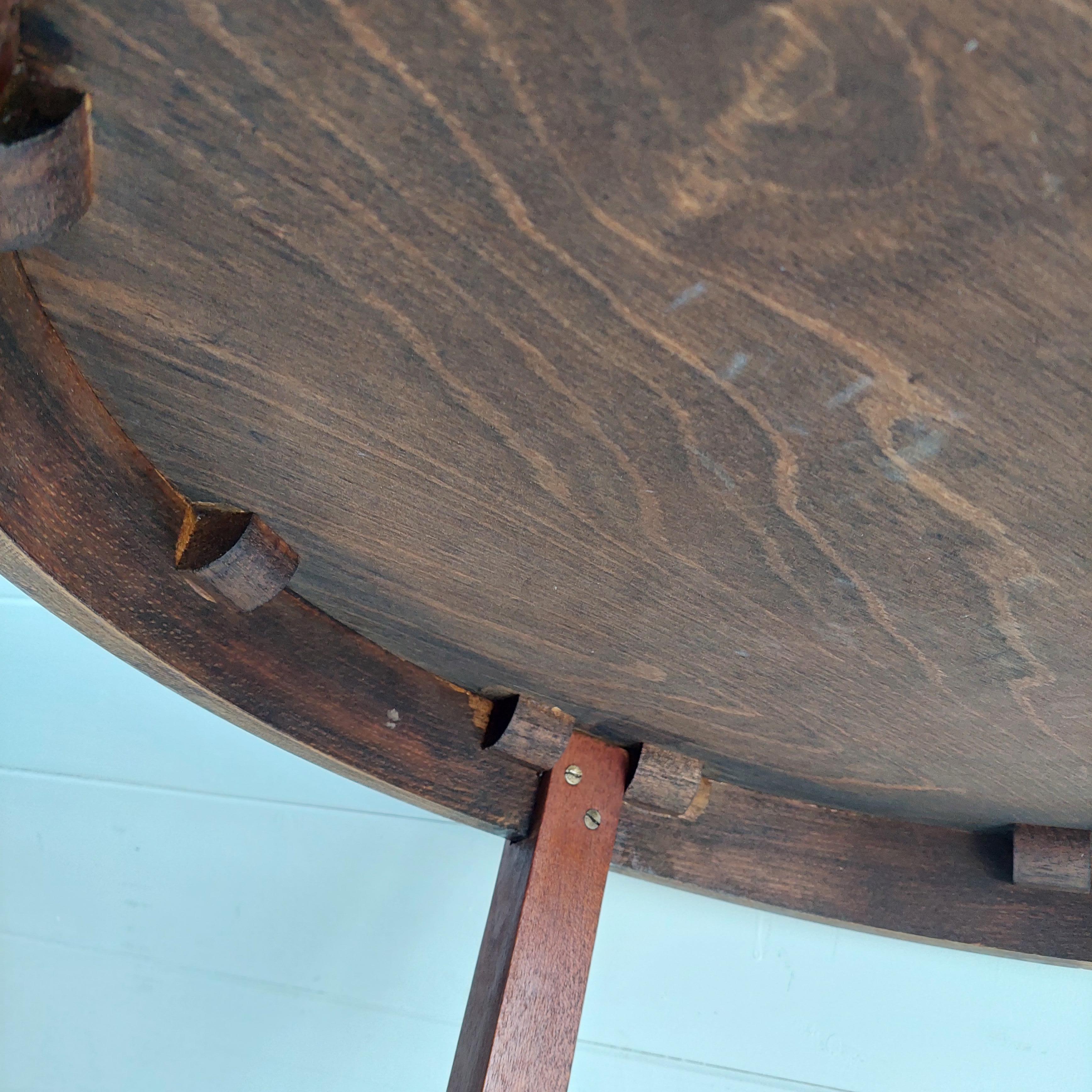 Art Deco Round Circular walnut Coffe / Side / Lamp Table, 1930s 10