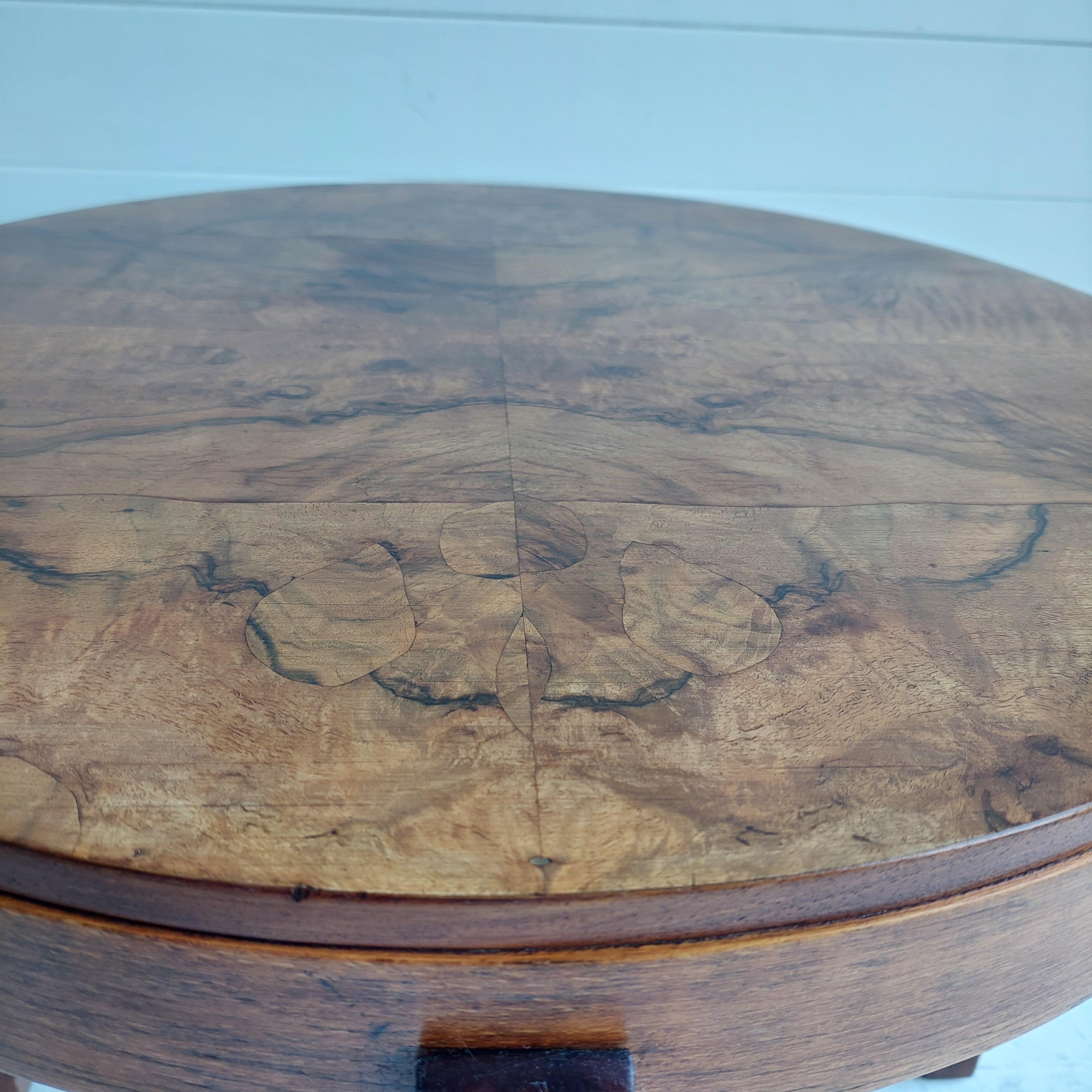 Art Deco Round Circular walnut Coffe / Side / Lamp Table, 1930s 1