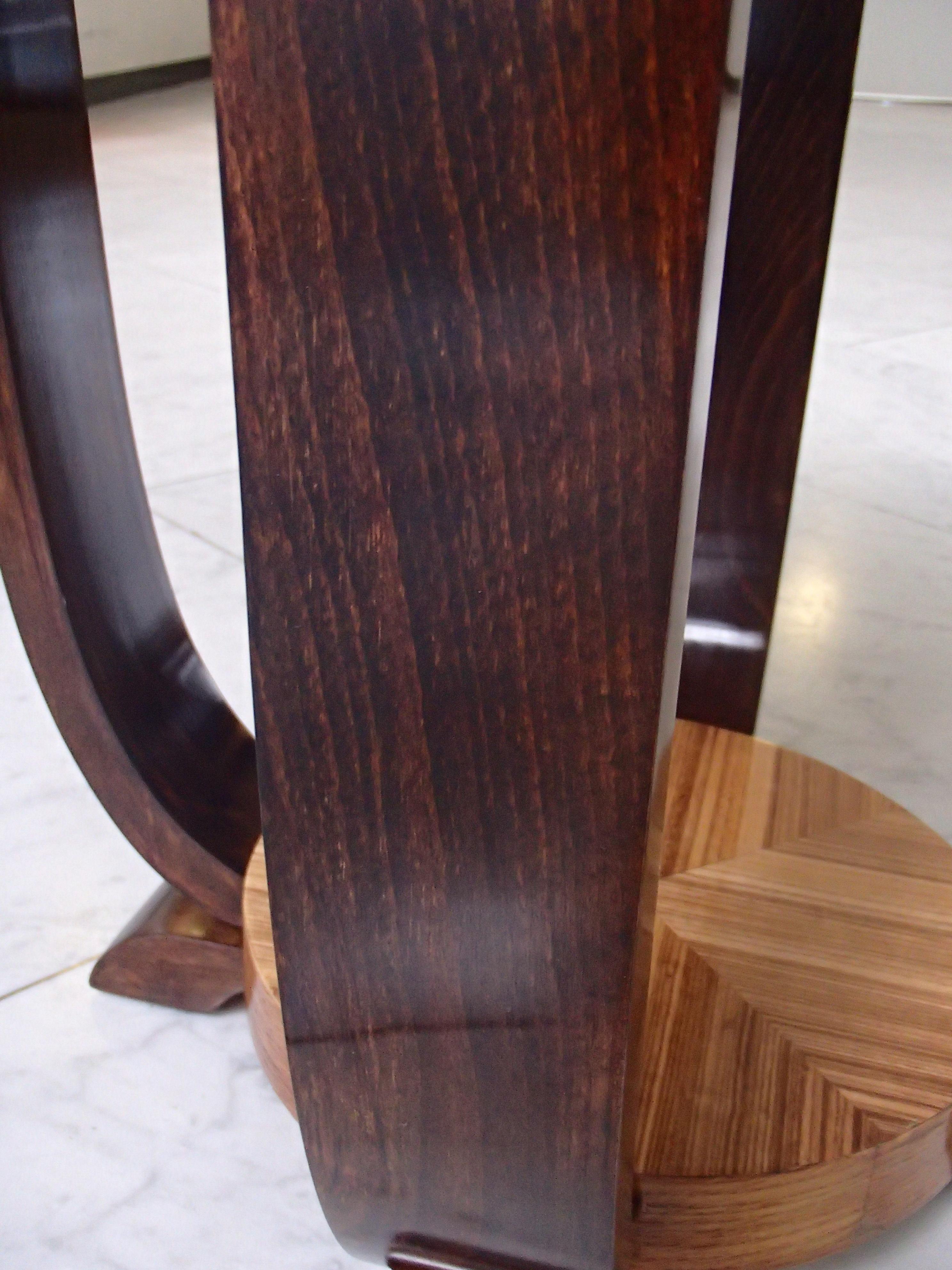 Art Deco Round Coffee or Side Table Zebrano Inlay In Good Condition In Schöfflisdorf, CH