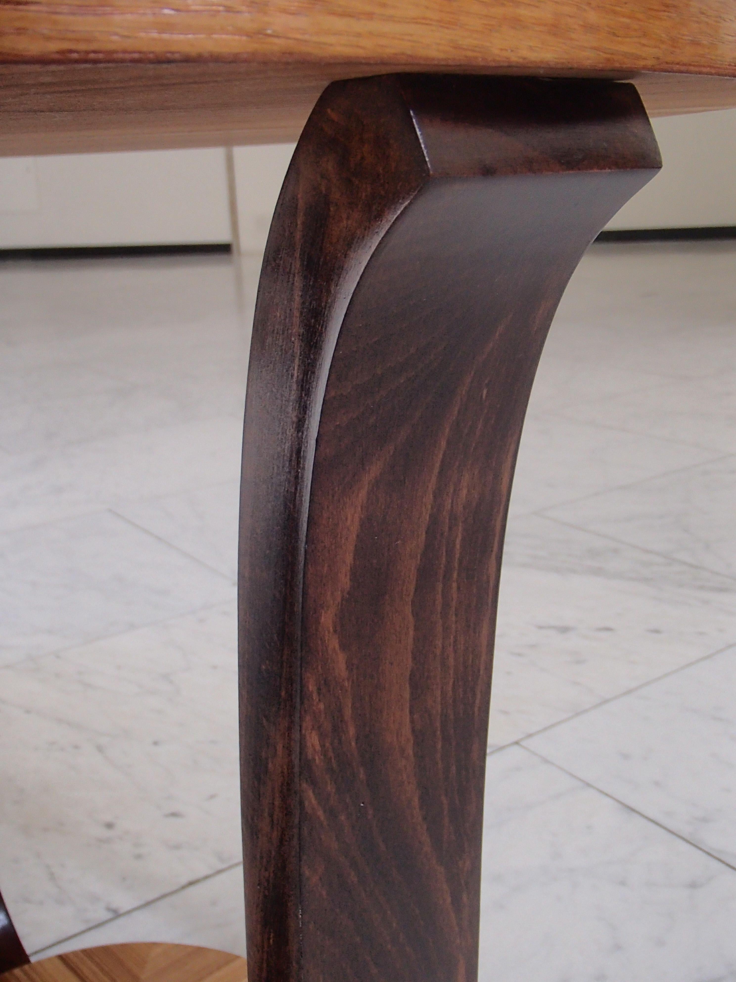 Mid-20th Century Art Deco Round Coffee or Side Table Zebrano Inlay