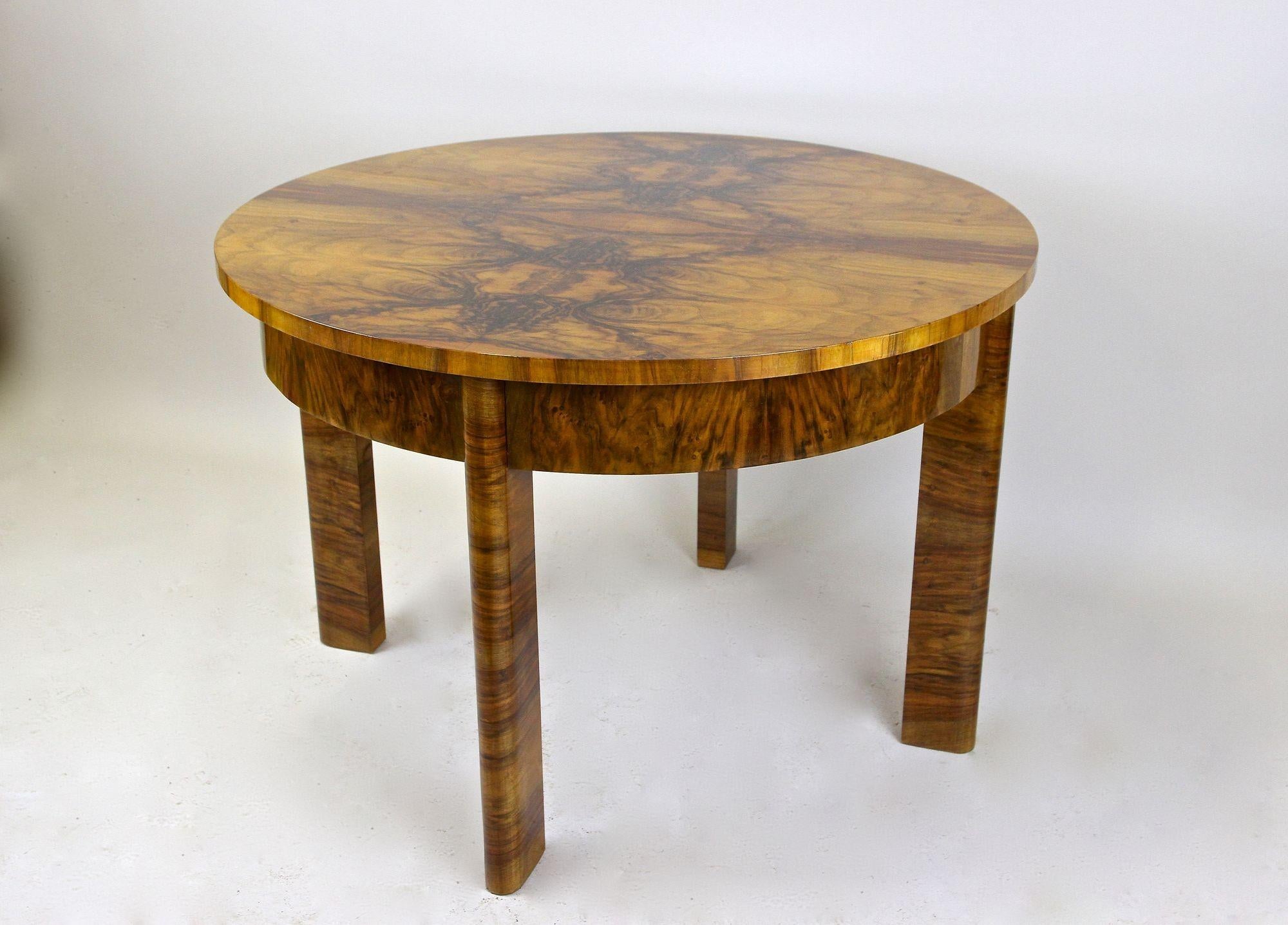 Art Deco Round Coffee Table/ Side Table Burr Walnut 20th Century, at, circa 1920 For Sale 6