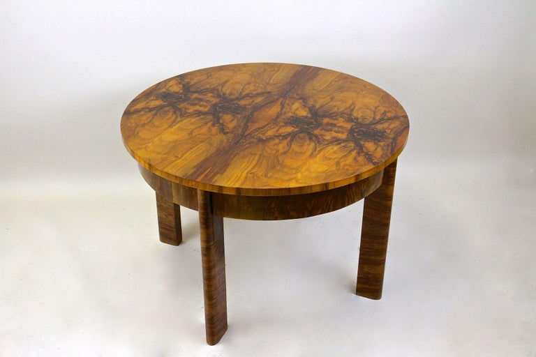 Art Deco Round Coffee Table/ Side Table Burr Walnut 20th Century, at, circa 1920 For Sale 13