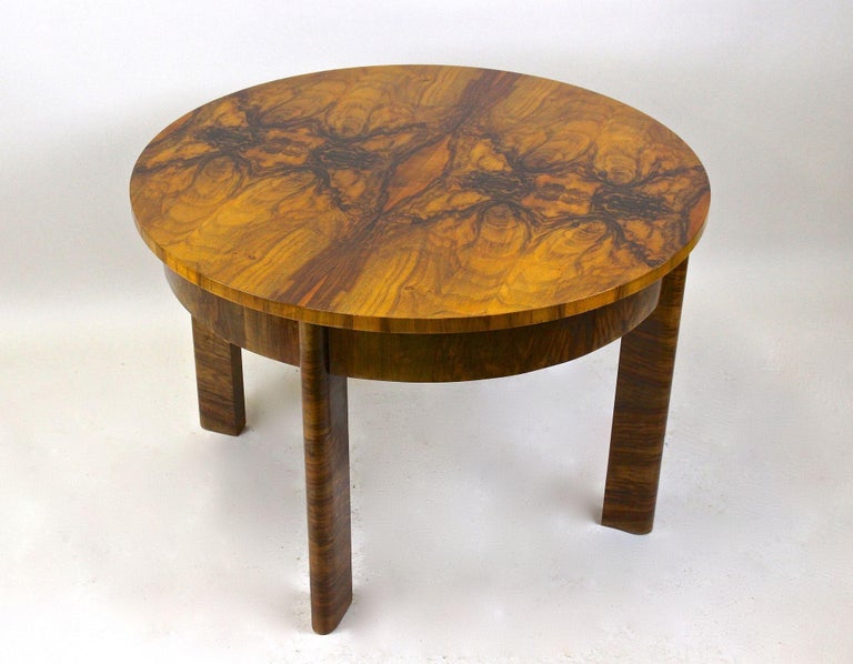 Art Deco Round Coffee Table/ Side Table Burr Walnut 20th Century, at, circa 1920 For Sale 14
