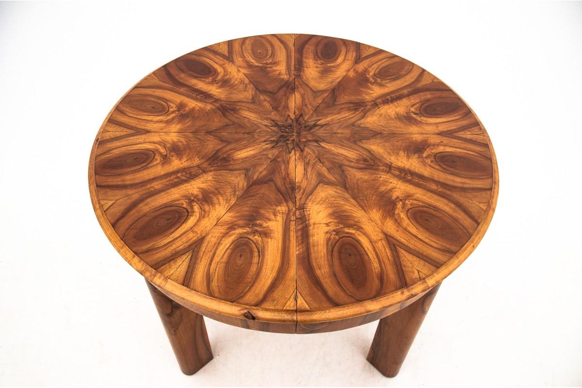Walnut Art Deco Round Dining Table, After renovation 