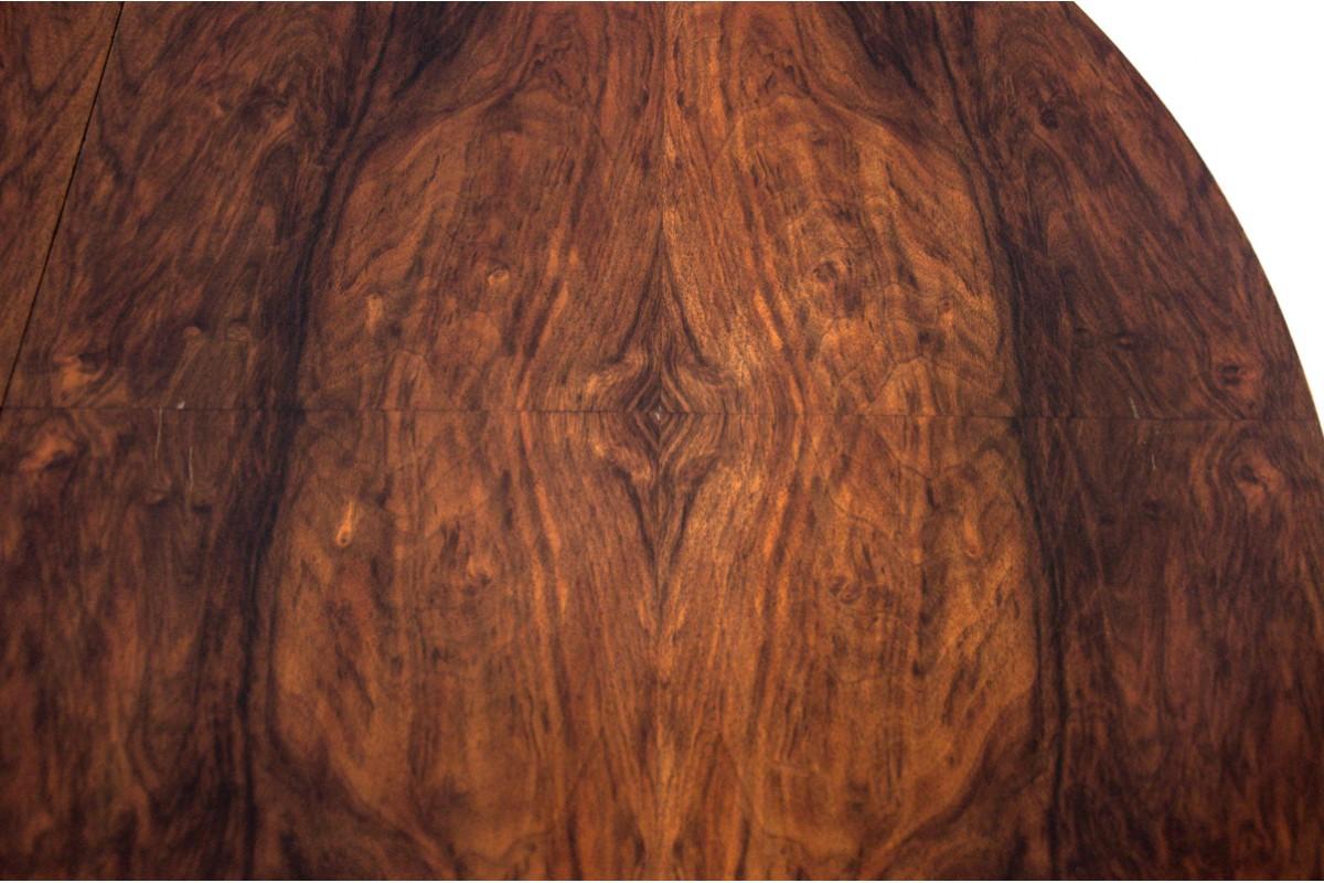 Walnut Art Deco Round Dining Table, Poland, 1940s, After Renovation