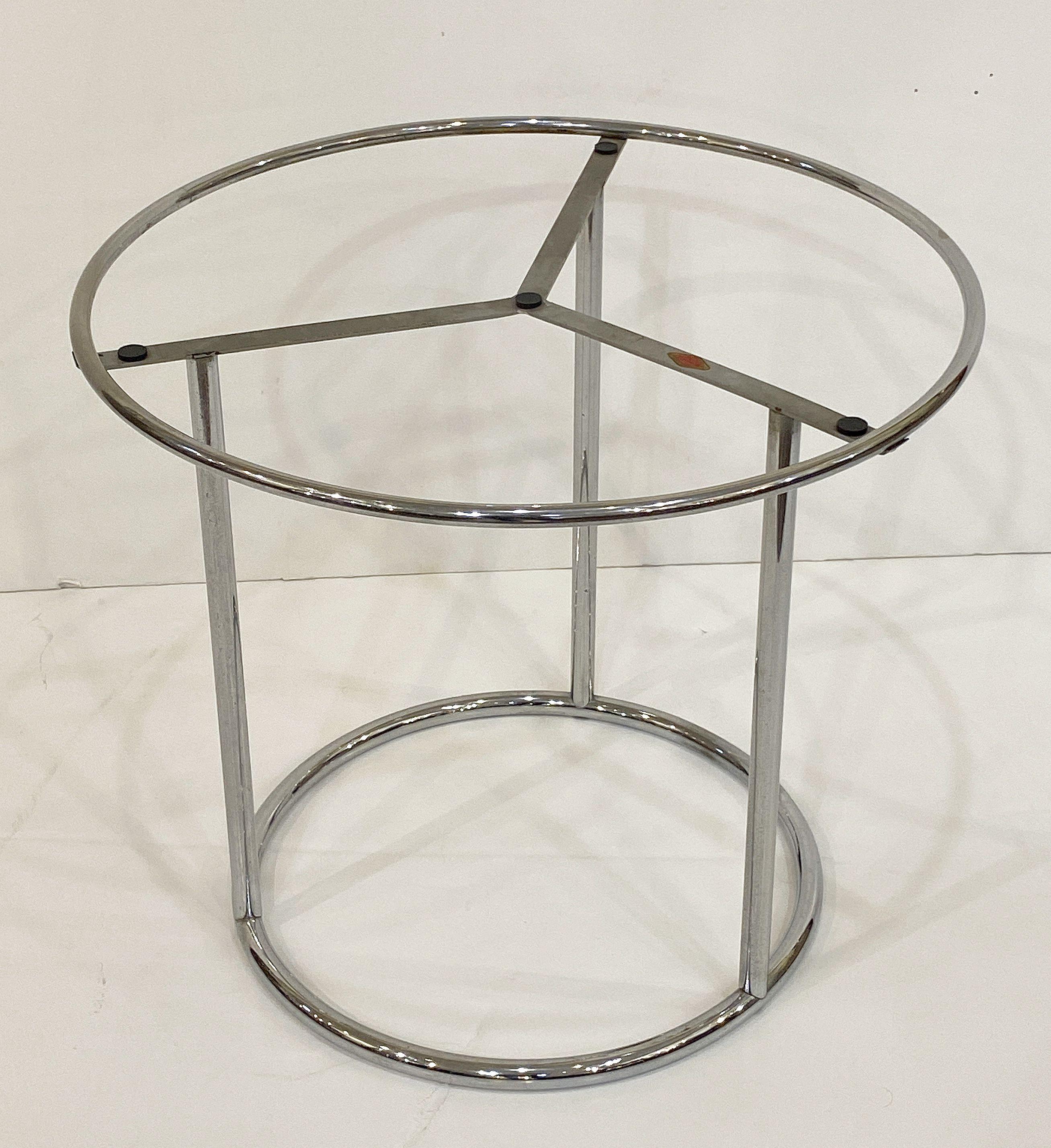 Art Deco Round Drinks Table of Chrome and Mirrored Glass from England For Sale 11
