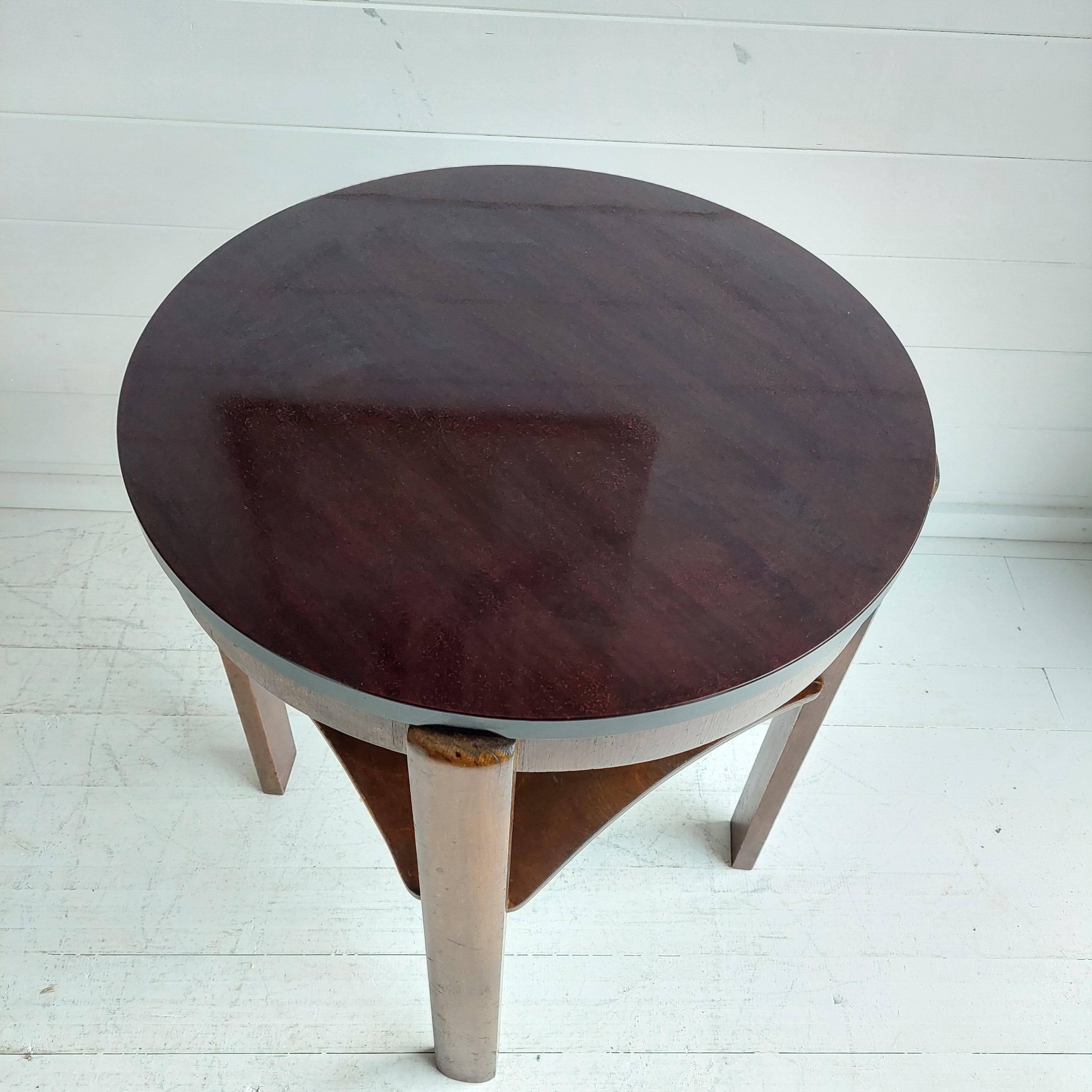 Art Deco Round Gueridon side table in Laquered walnut and oak, Thonet Style 1930 5