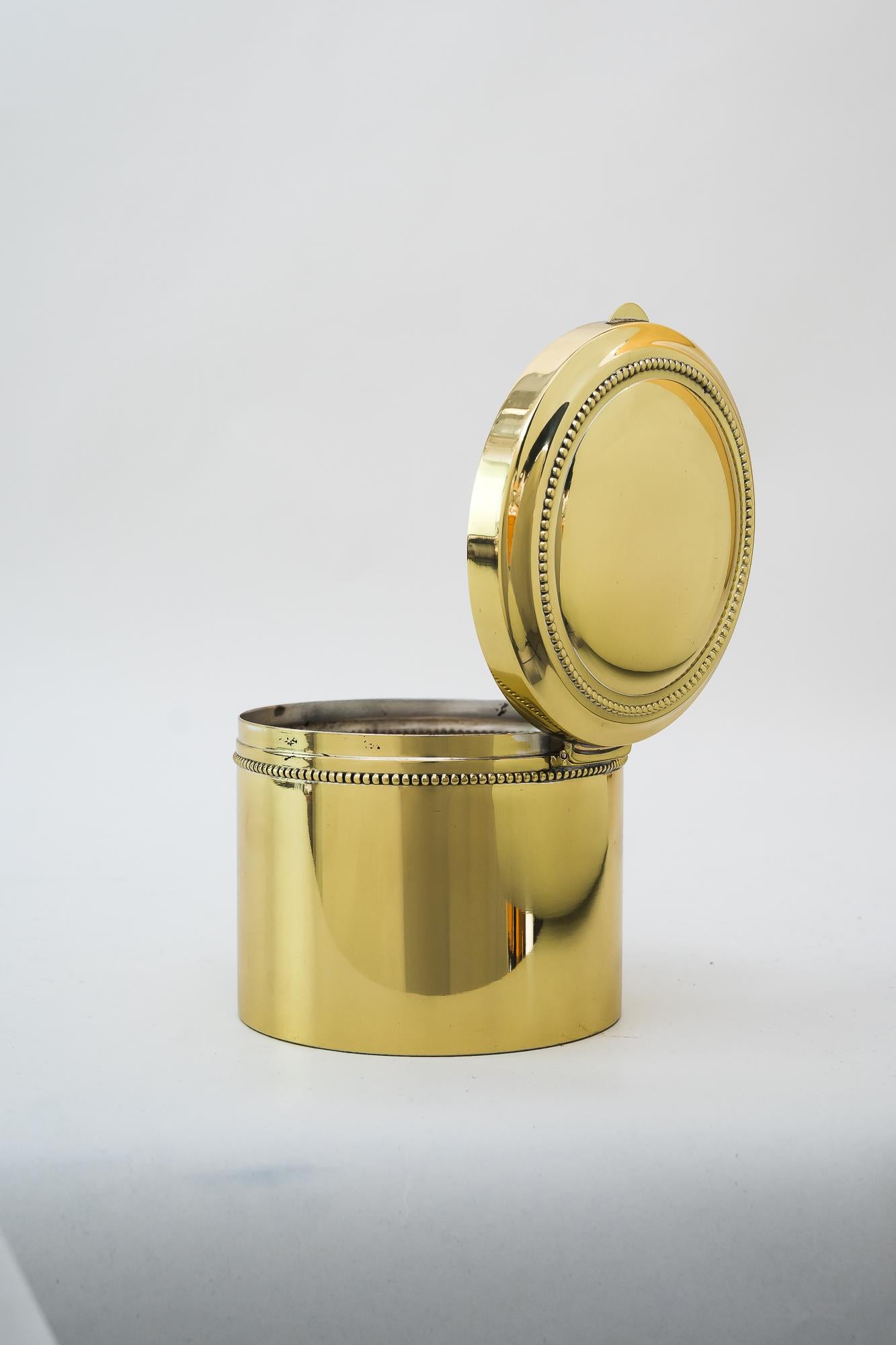 Art Deco round jewelry box, circa 1920s
Polished and stove enameled.