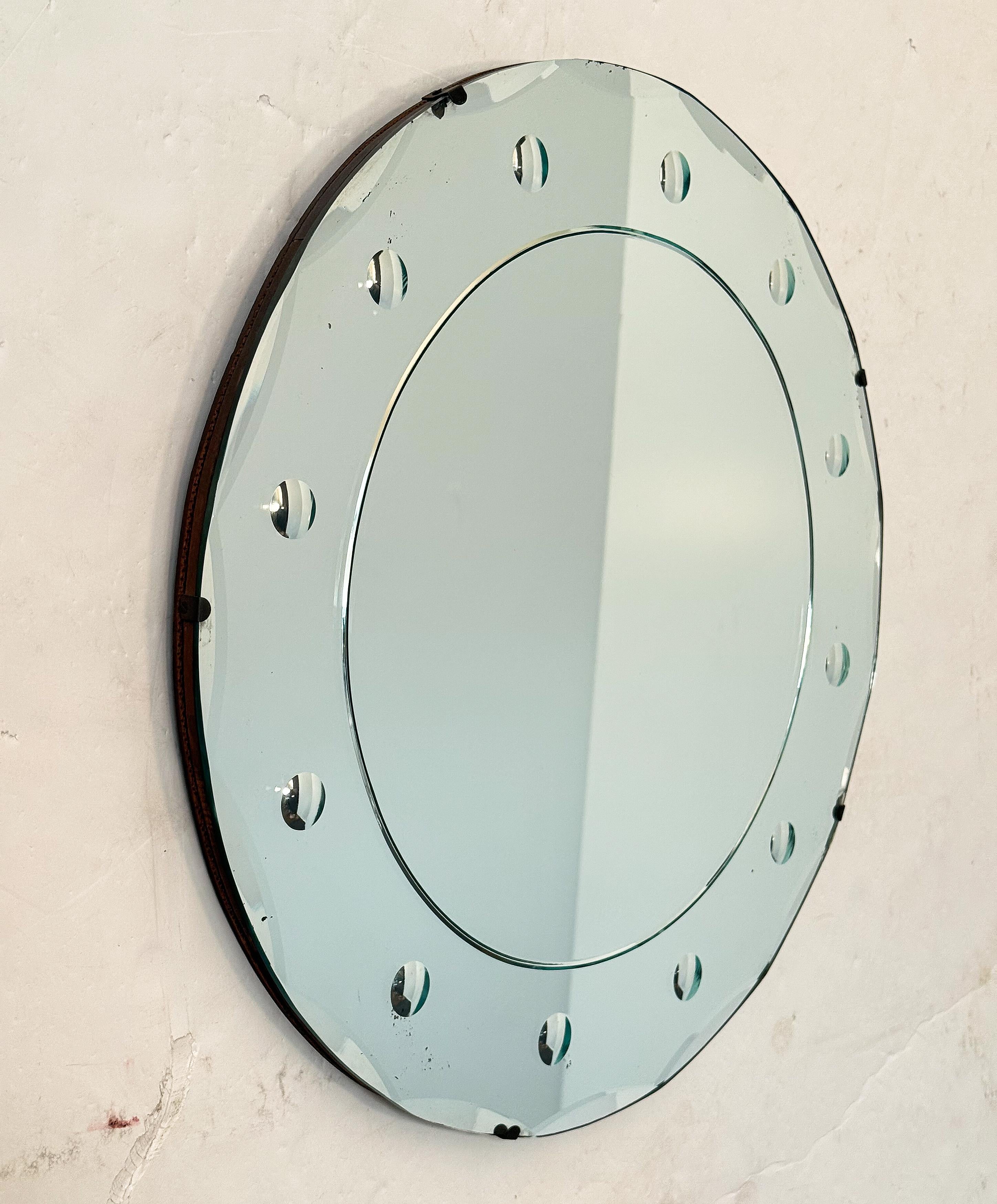 English Art Deco Round Mirror with Beveled Glass Edge from England (Dia 20'') For Sale