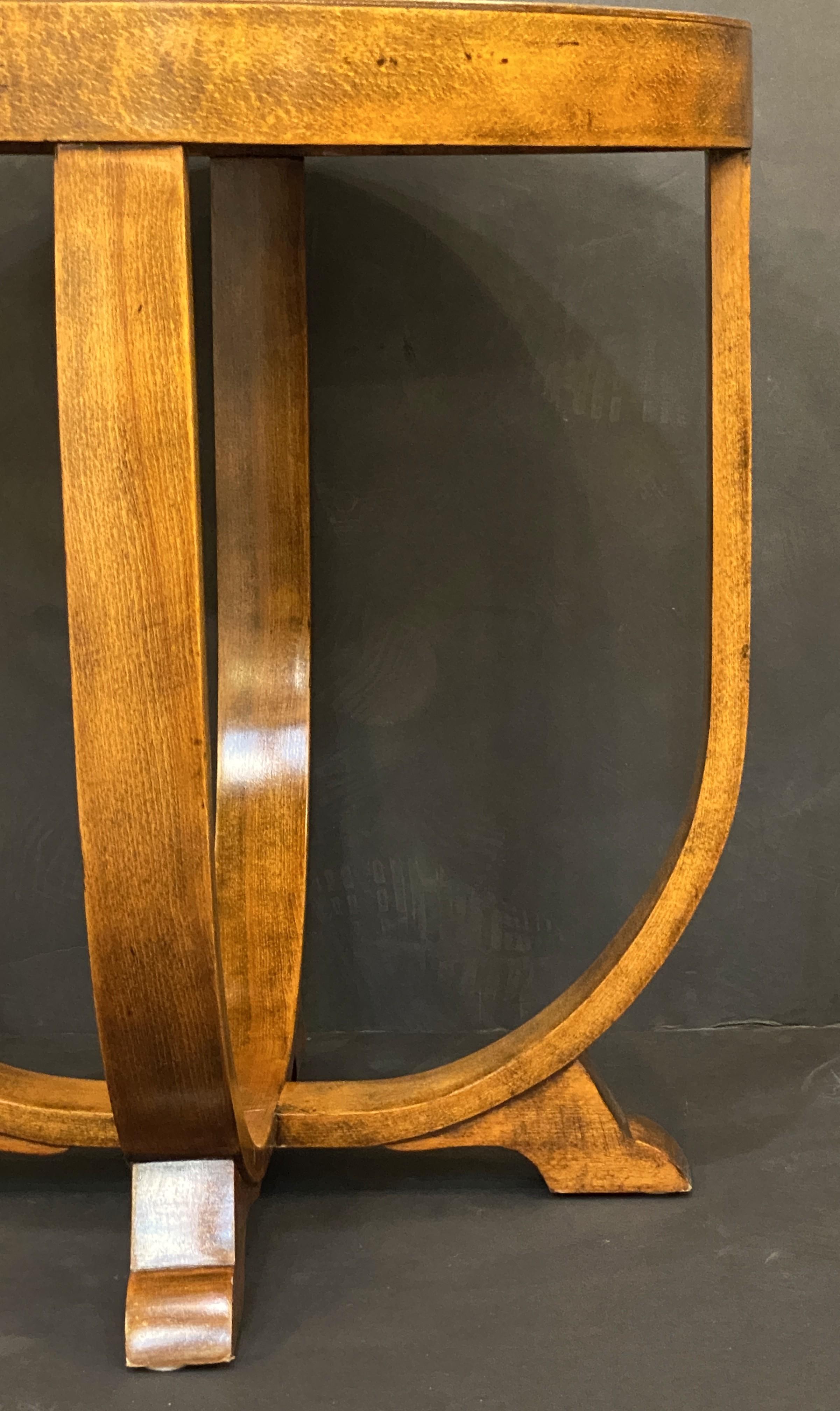 Art Deco Round Occasional Table of Red Beech from Italy For Sale 1