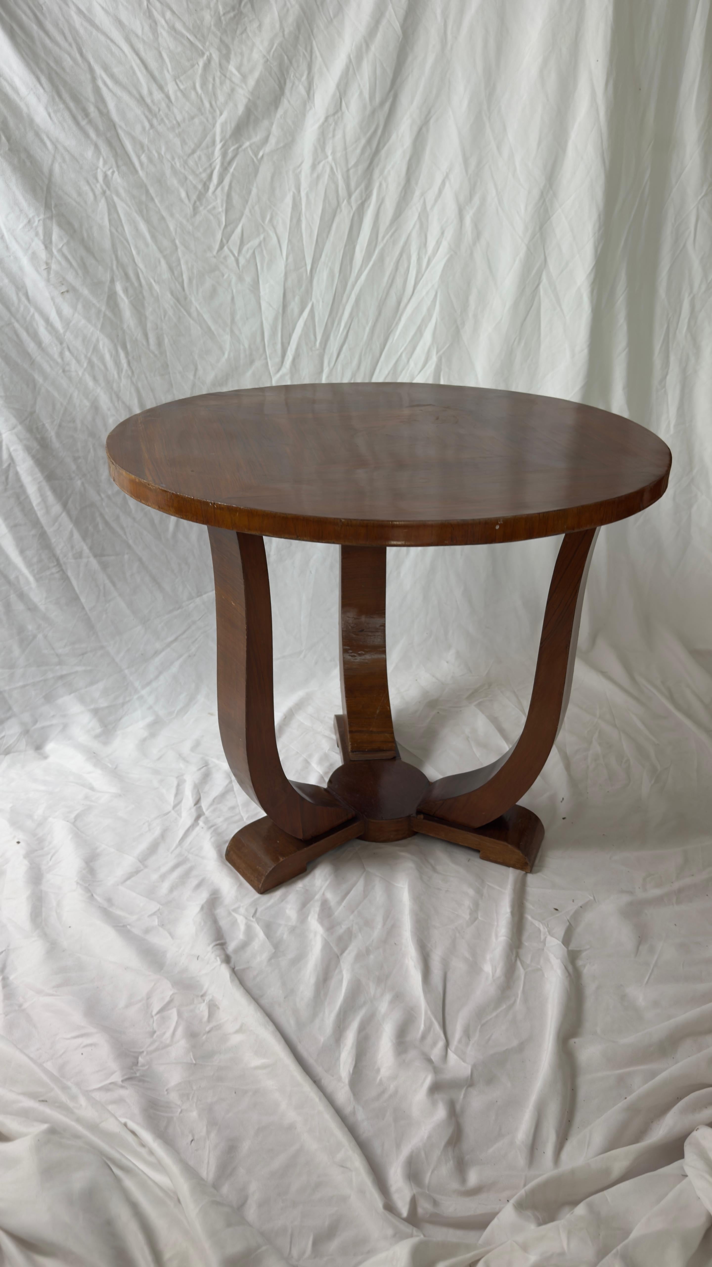 Français Table à piédestal rond Art Déco, France, 1930 en vente
