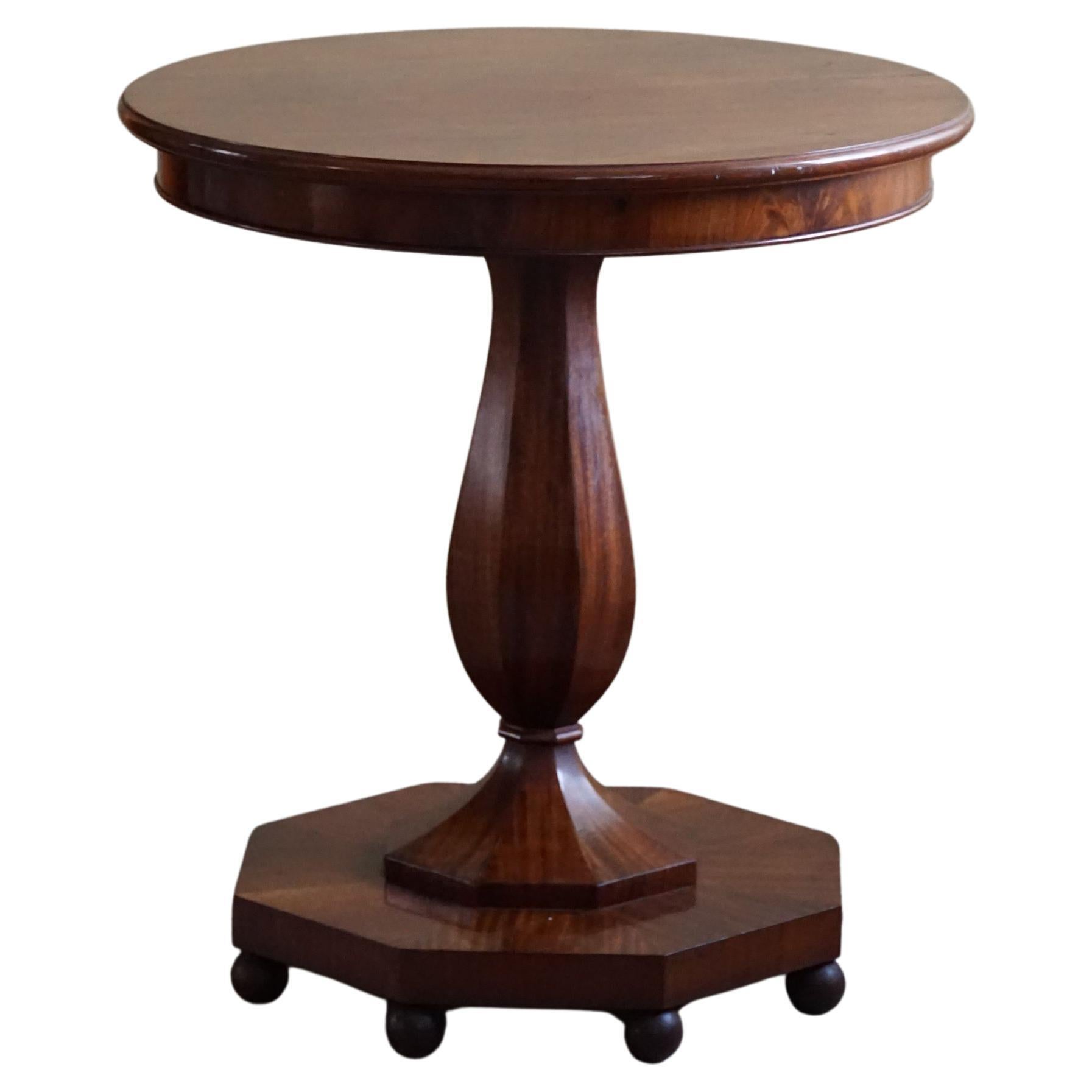 Art Deco, Round Pedestal / Side Table in Walnut, By a Danish Cabinetmaker, 1940s