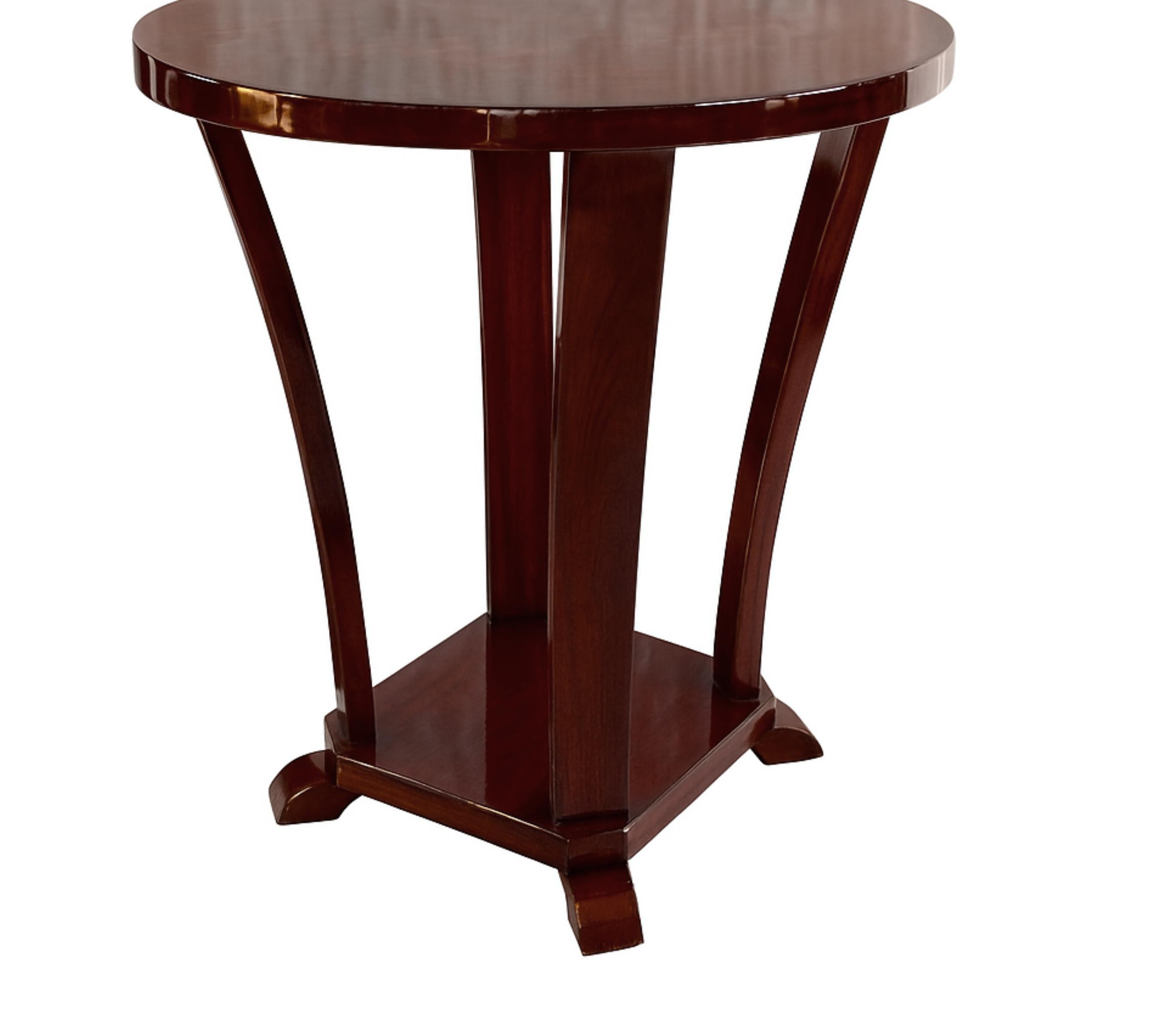 Chestnut Art Deco Round Pedestal Table, France, 20th Century For Sale