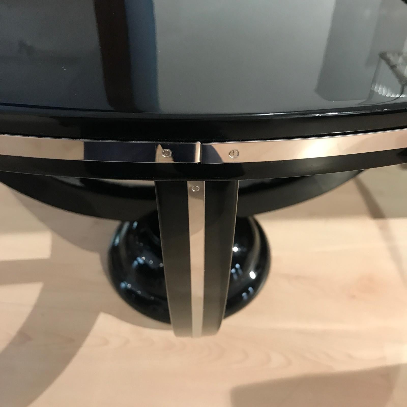 Table basse Art Déco, laque noire, garnitures métalliques, France circa 1930 en vente 2