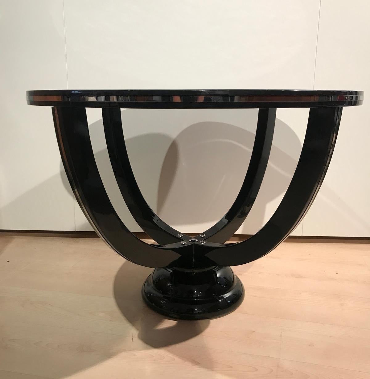 Table basse Art Déco, laque noire, garnitures métalliques, France circa 1930 en vente 3