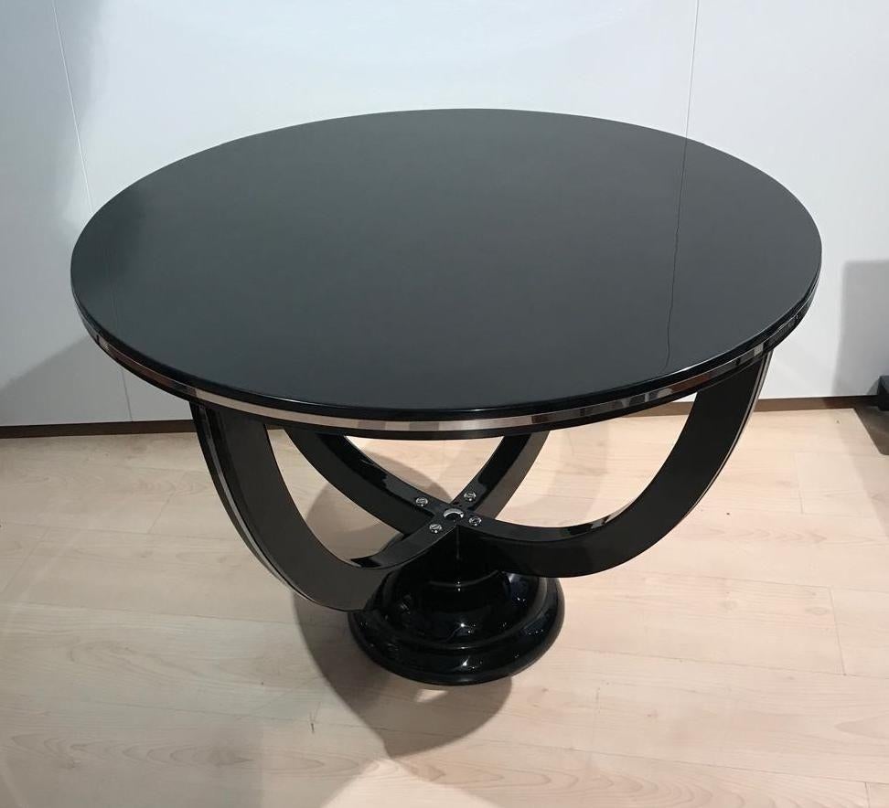 Table basse Art Déco, laque noire, garnitures métalliques, France circa 1930 en vente 5