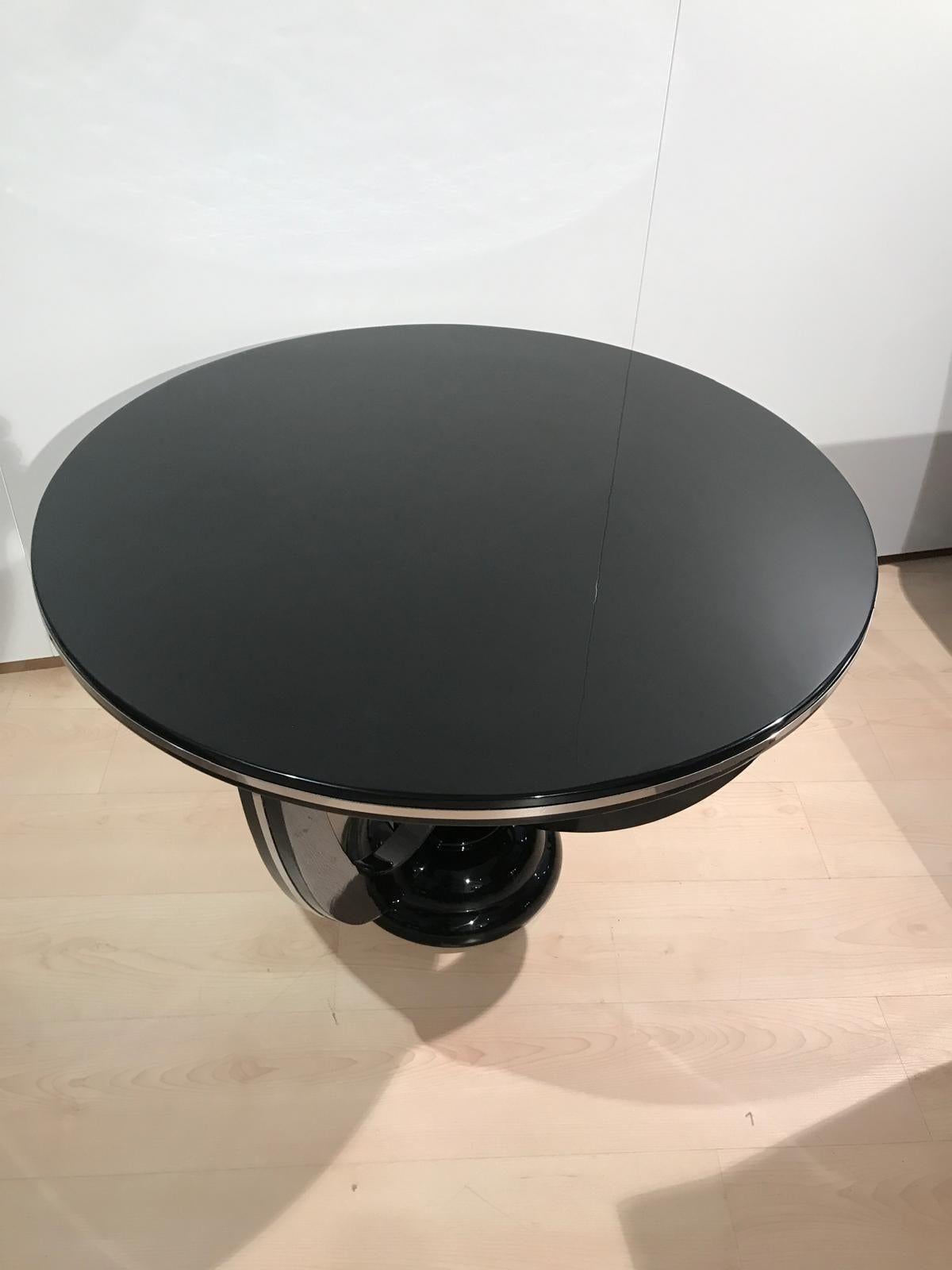 Art déco Table basse Art Déco, laque noire, garnitures métalliques, France circa 1930 en vente