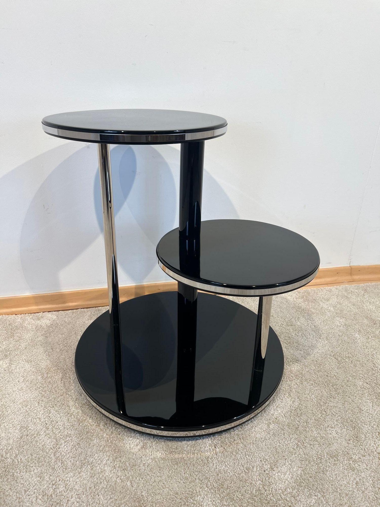 Art Deco Round Side Table, Black Lacquer, Chrome, Metal Trims, France circa 1930 For Sale 3