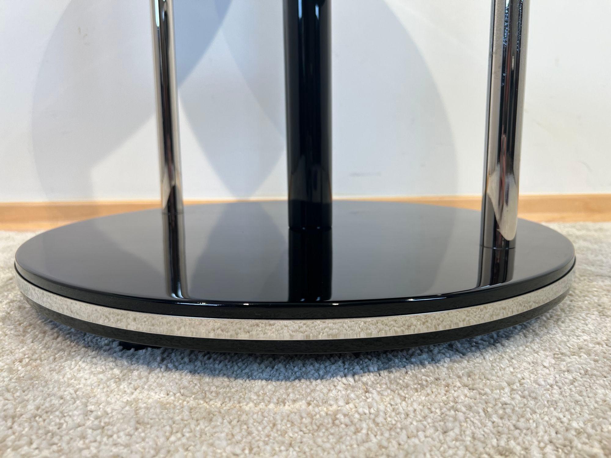 Art Deco Round Side Table, Black Lacquer, Chrome, Metal Trims, France circa 1930 For Sale 4
